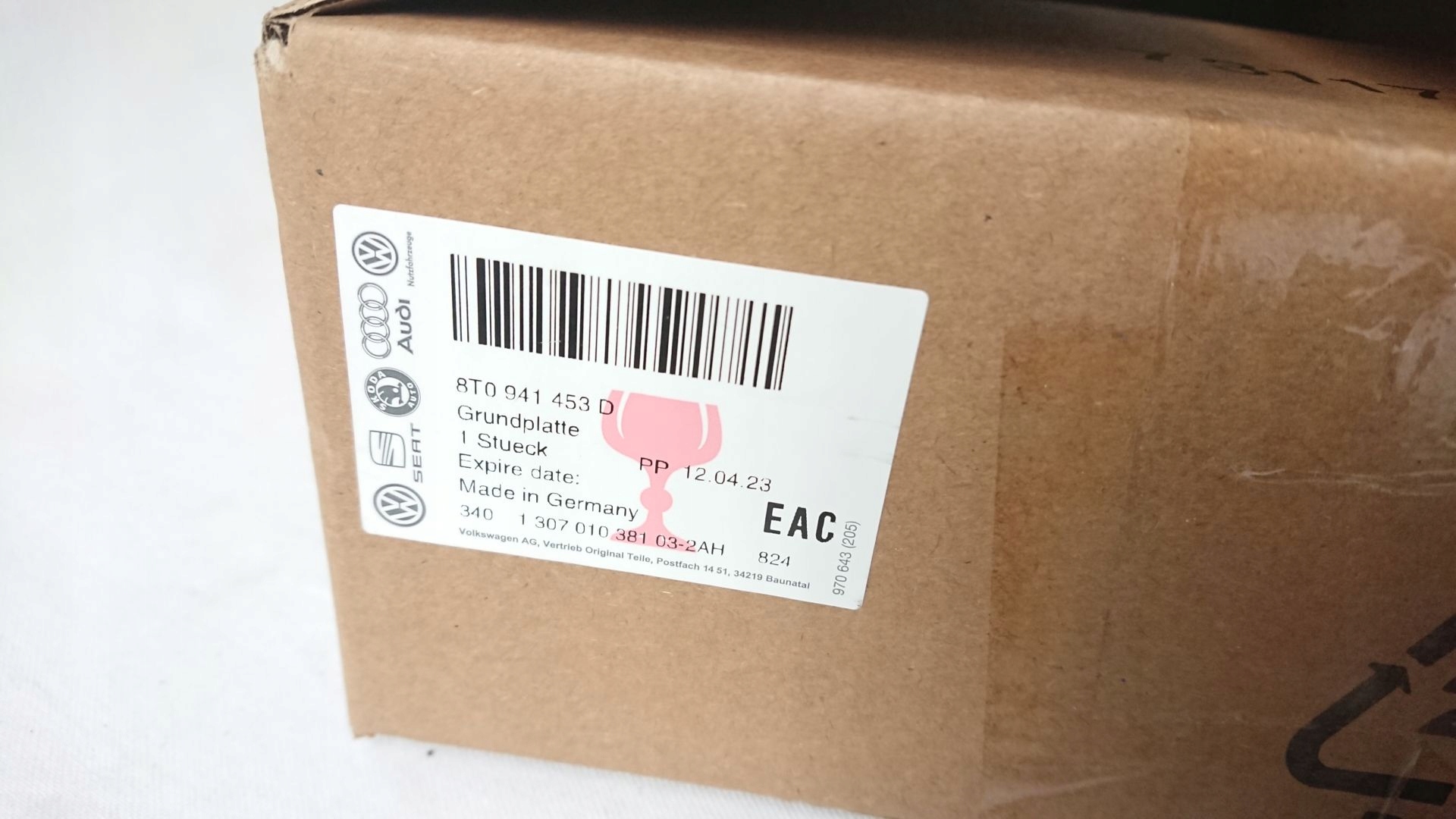 Audi OE 8T0 941 453 d крепление фара