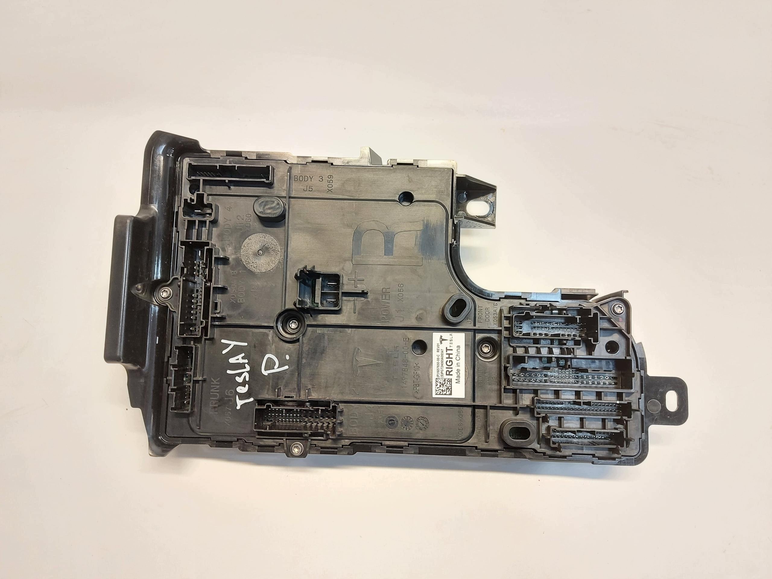TESLA MODEL Y 2024r Unité commande confort 1657650-00-C