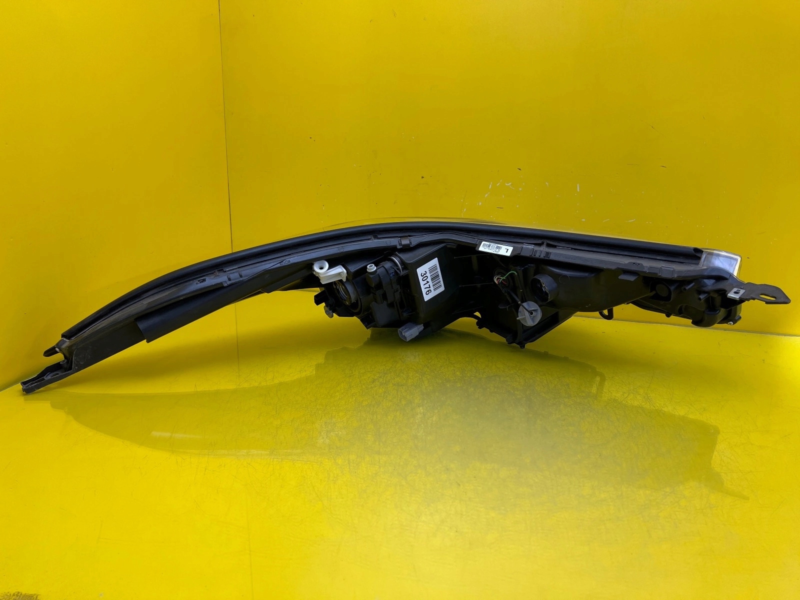 light left Toyota CHR CH-R 81170-F4031 H7
