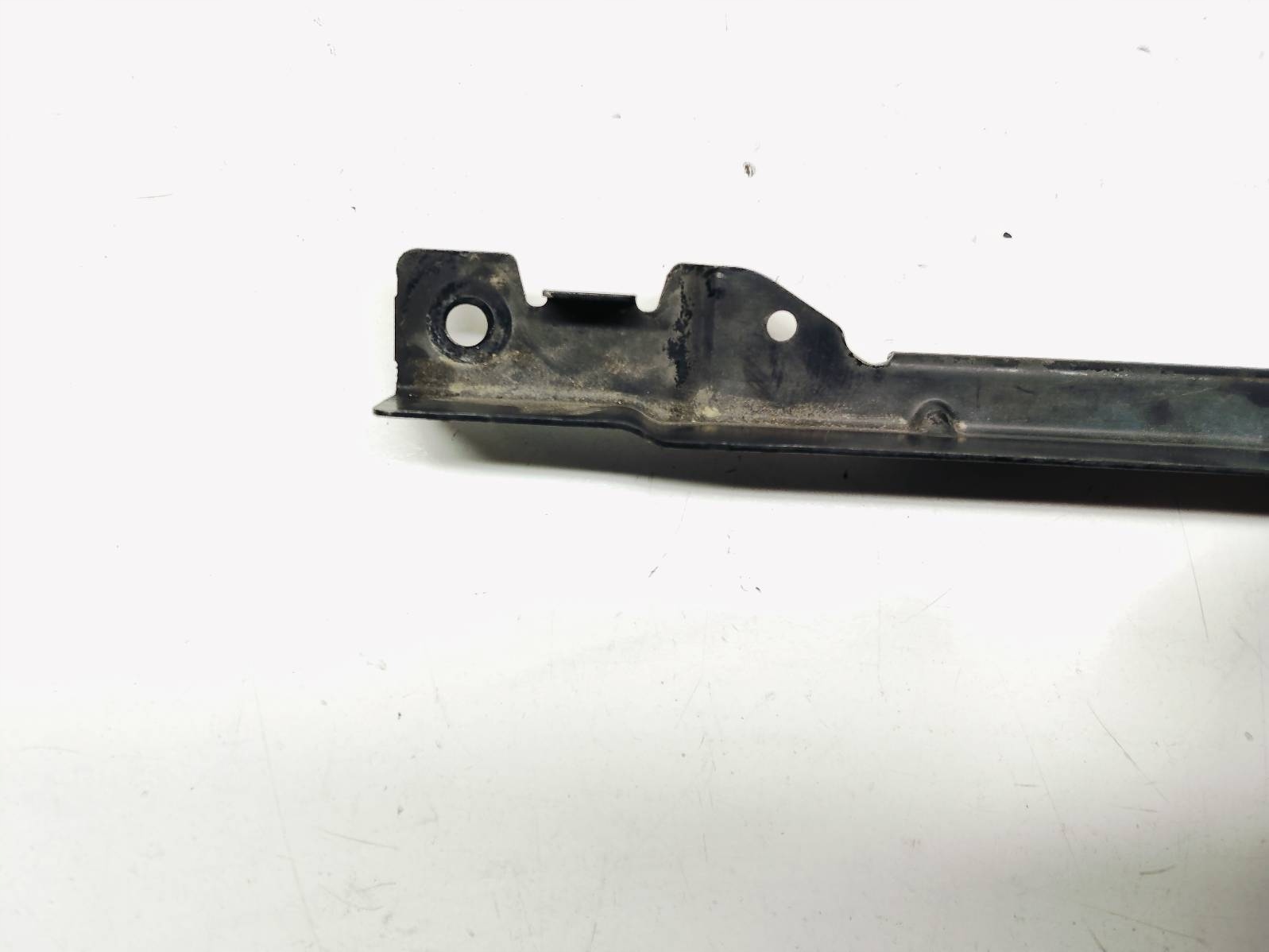 wall support of the front under the window Audi A4 B8 2.0 TDI 8K0805629B