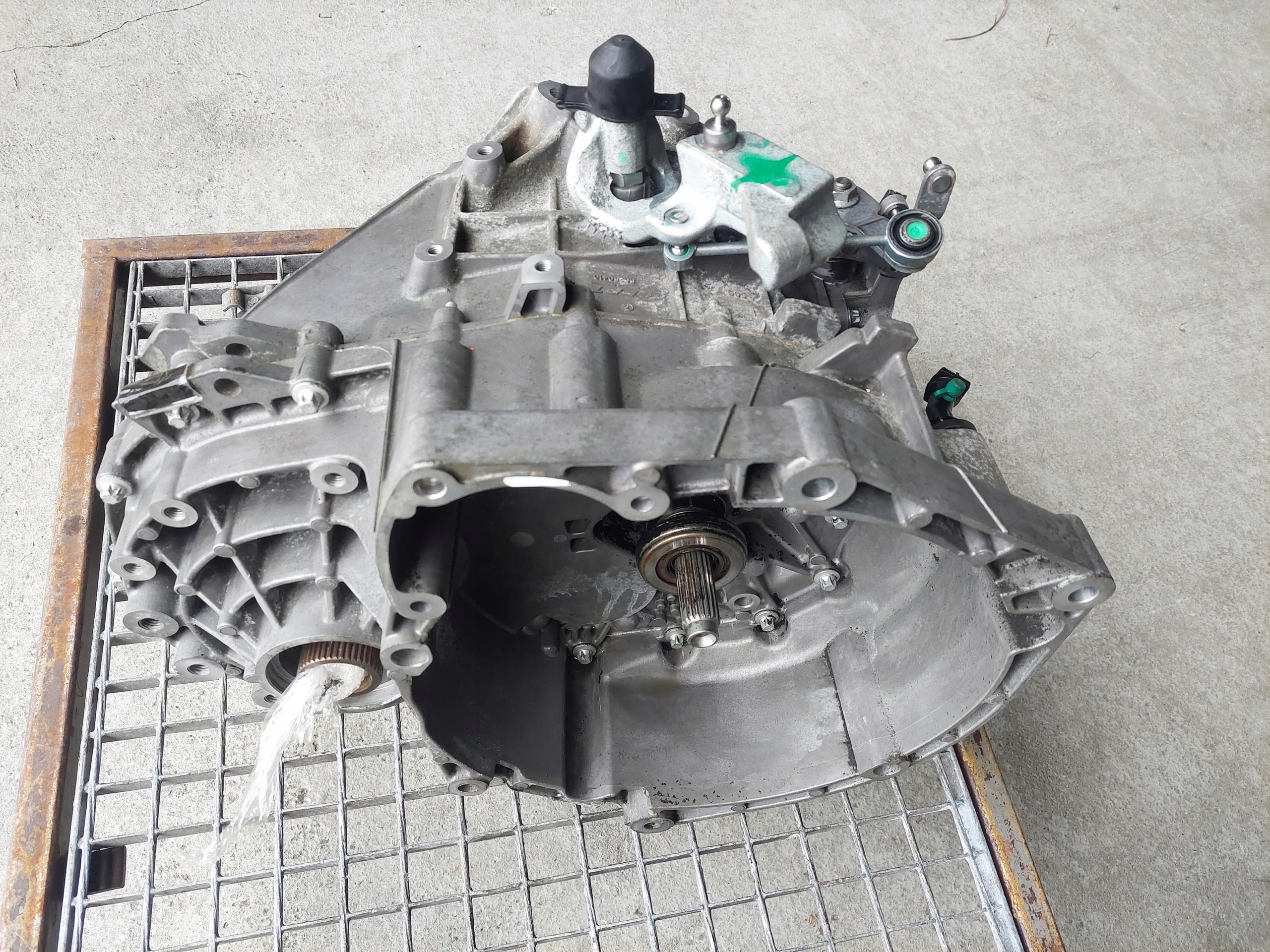 Getriebe MANUAL 4X4 C635 55260236 JEEP CHEROKEE V KL 2.0 CRD MTJ