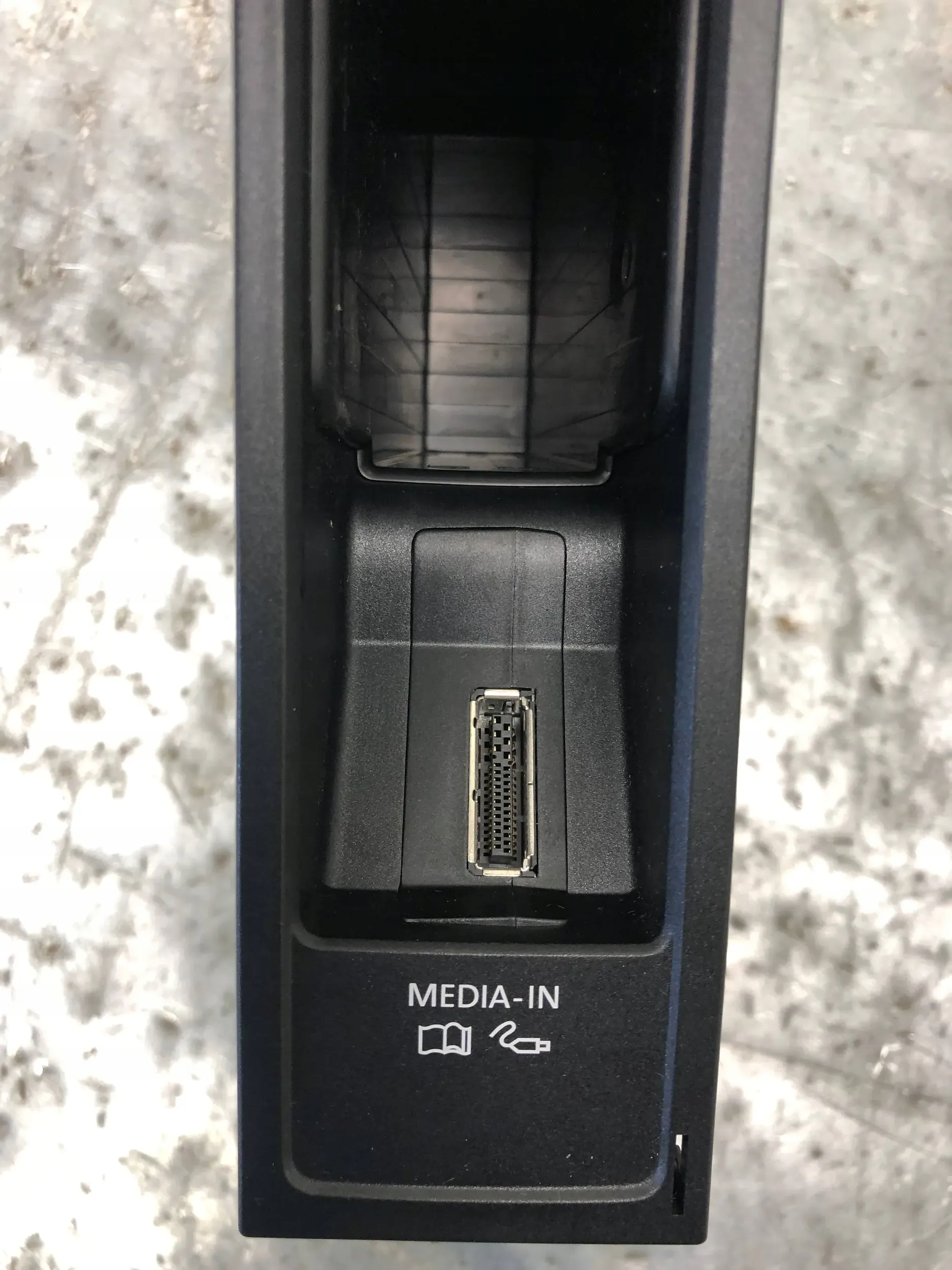 INTERFEJS MULTIMEDIOW VW PASSAT B7 KOMBI 5N0035344E