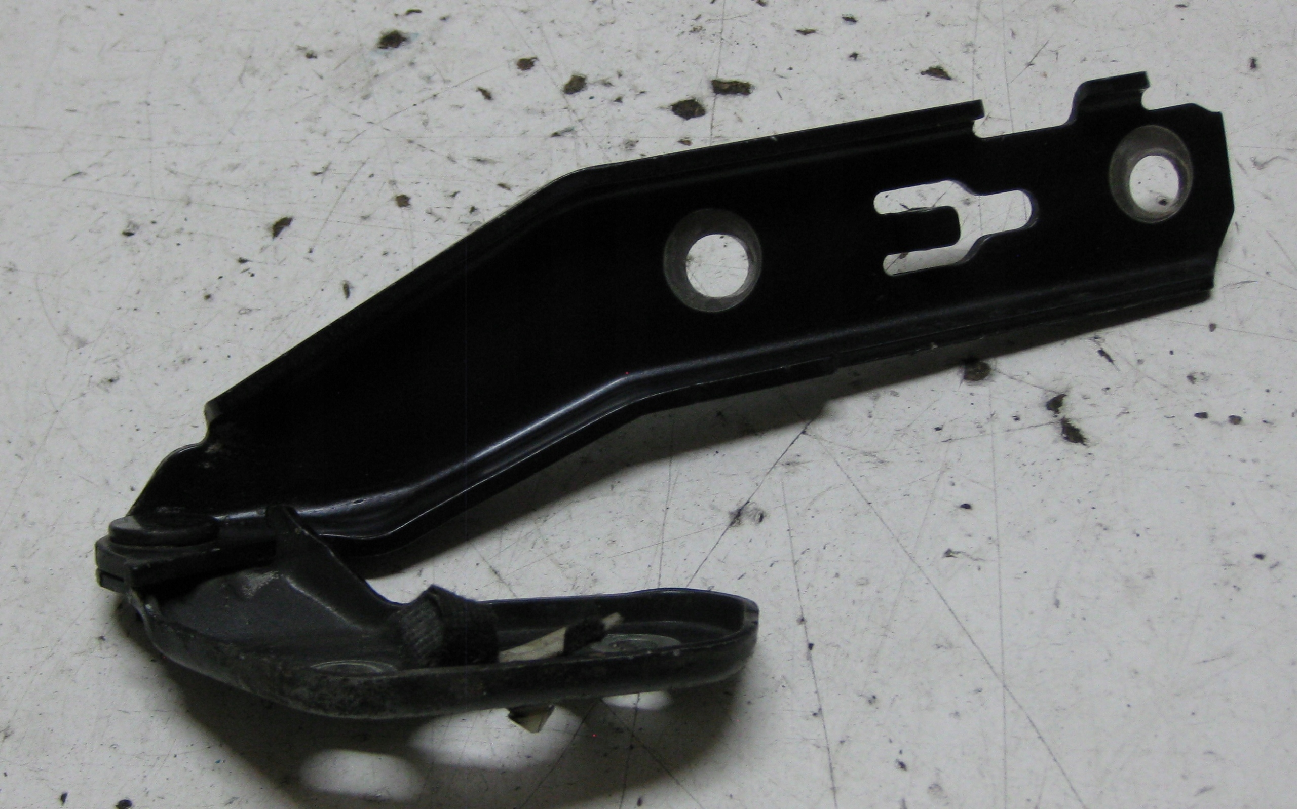 AUDI A6 C6 2.7 TDI 07R hinge bonnets left right KOMPLET 4F0823302 4F0823301