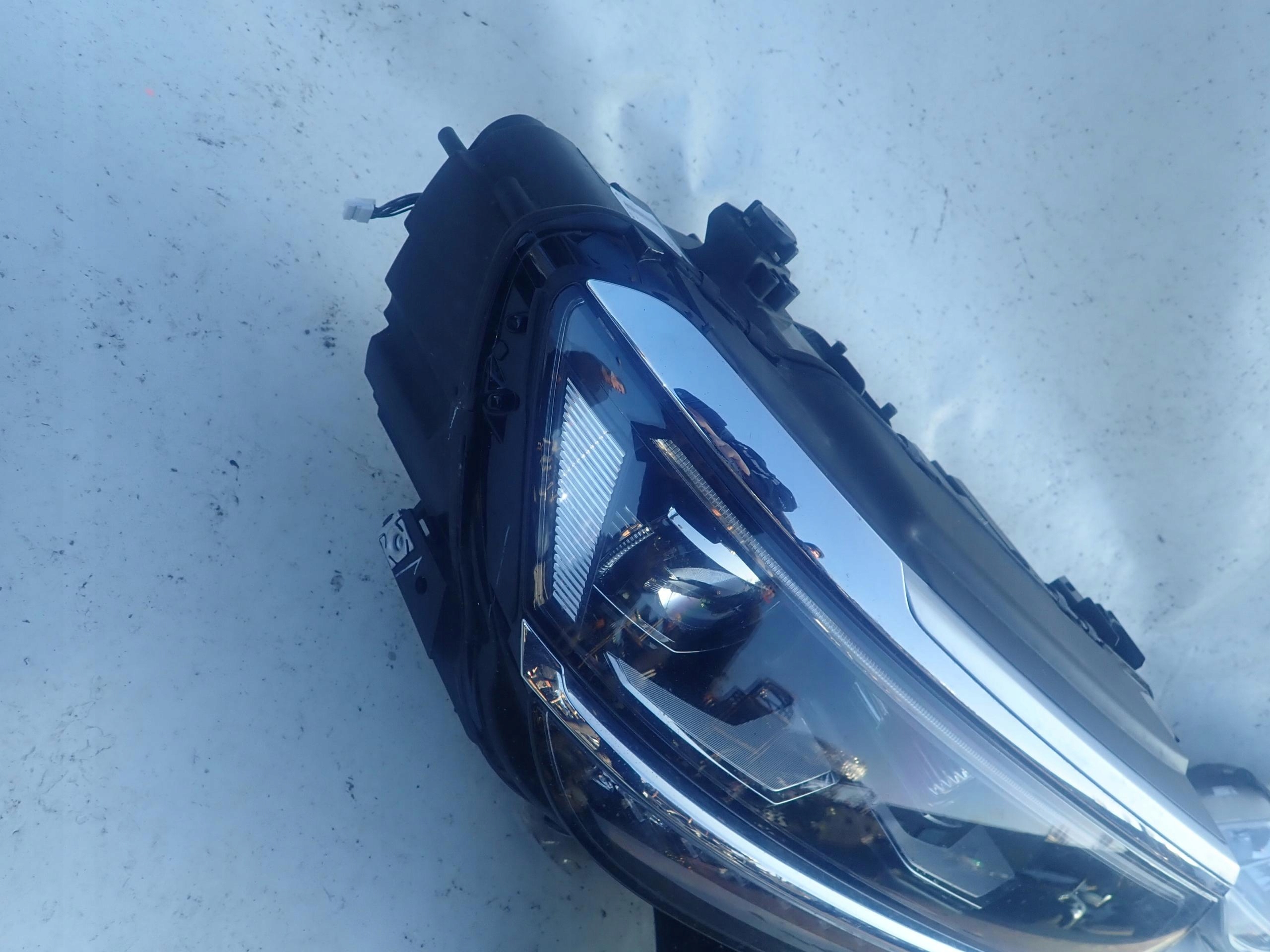 VW TIGUAN ALLSPACE 5NN light right front FULL LED