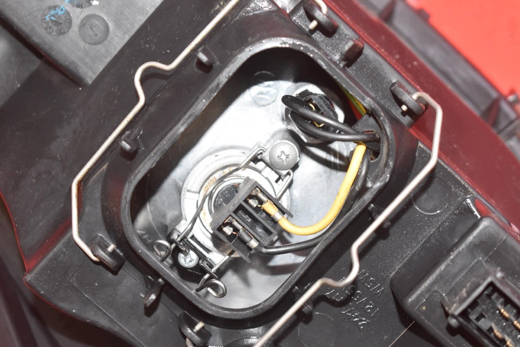 REFLEKTOR left light front EU 08-212-11D1L TOYOTA COROLLA IX E12 00-08