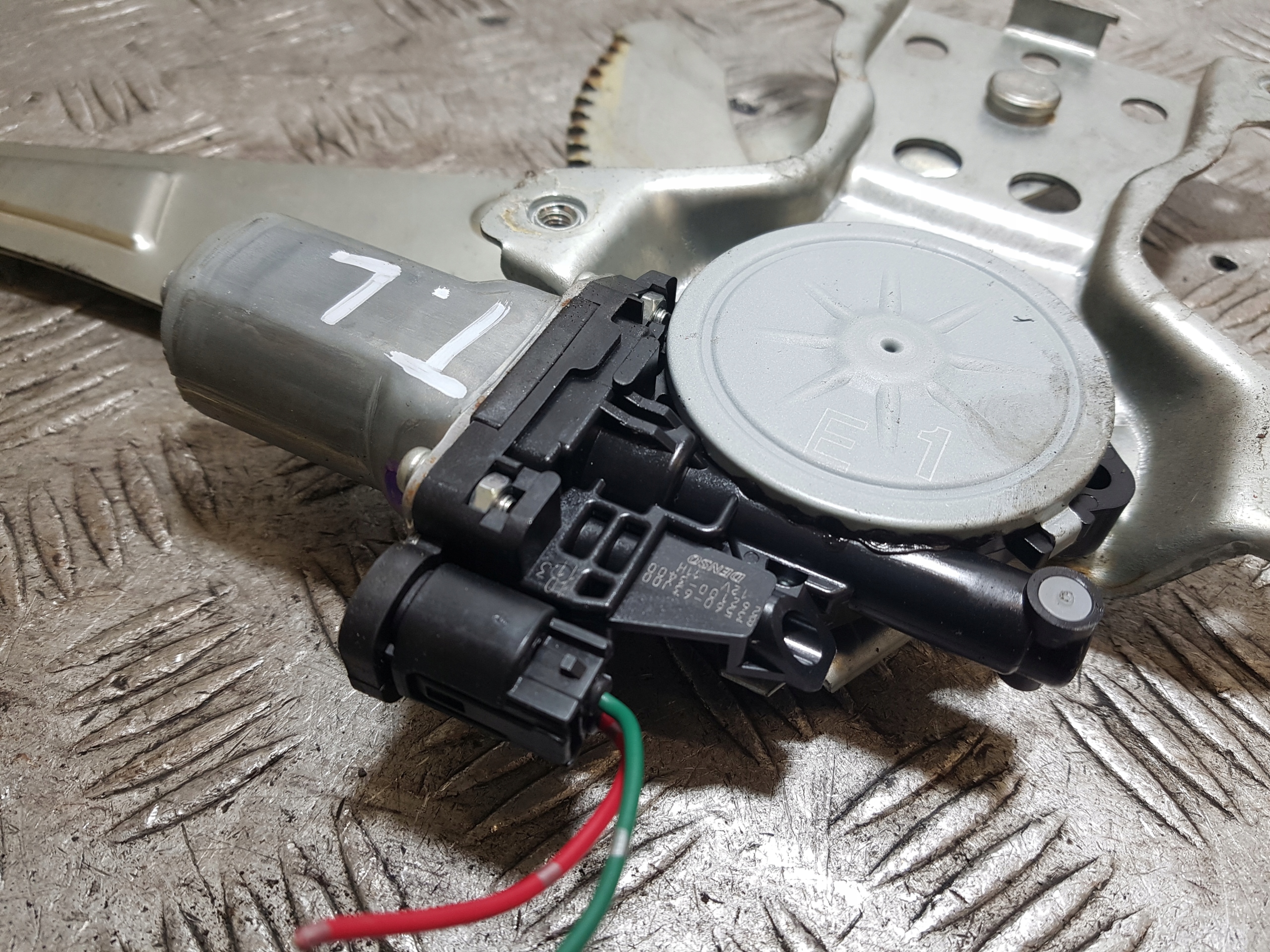 mechanism windows left rear part SUZUKI SWIFT 4 1.3 B 83560-63J00