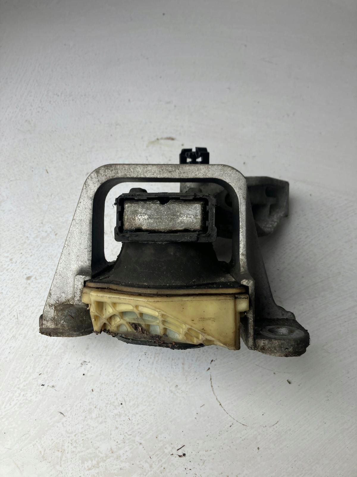 holder engine mount RENAULT SCENIC III 1.6 DCI 112100062R