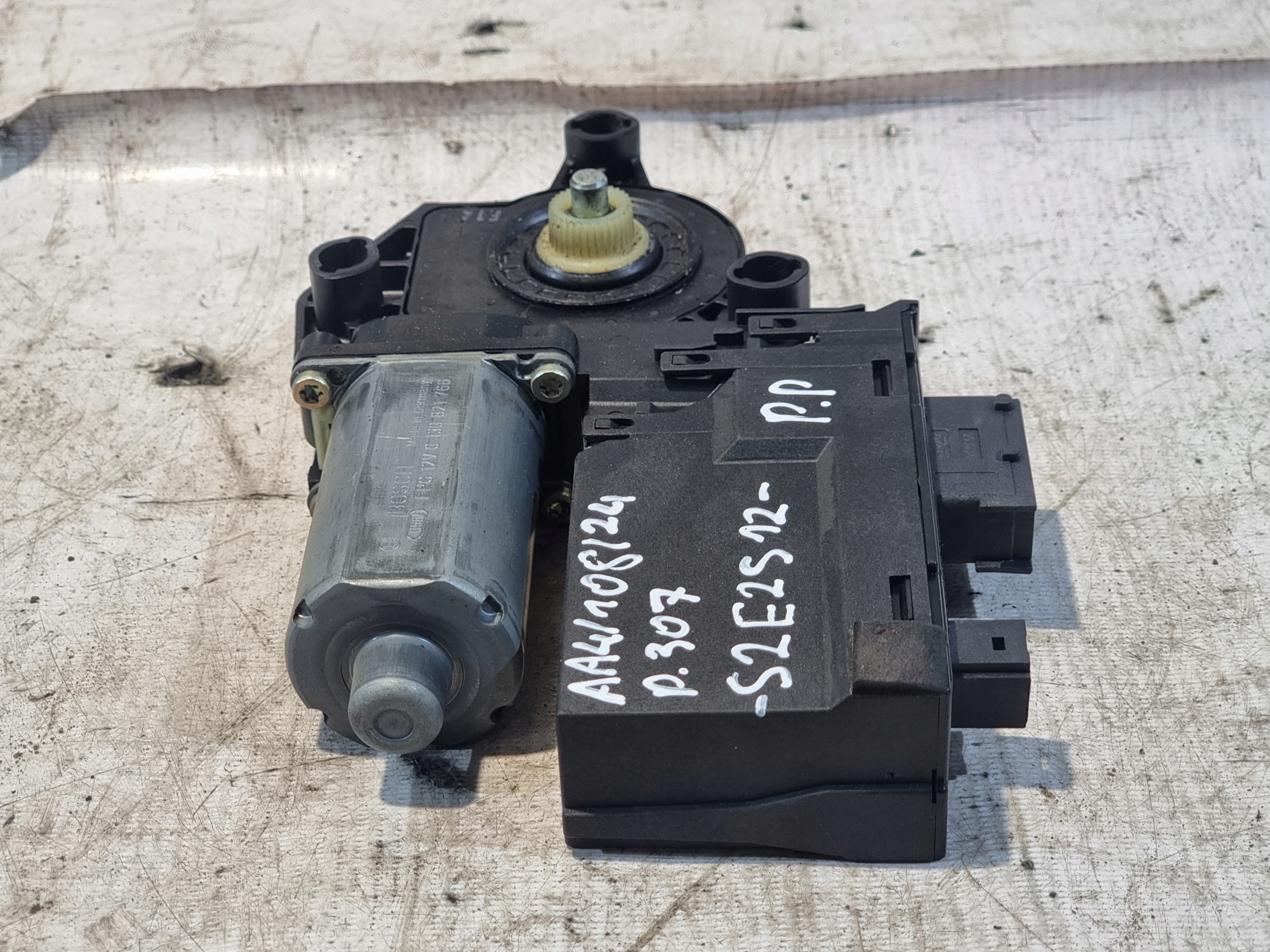 mini motor windows right front OE 9634457480 PEUGEOT 307 SW 03r