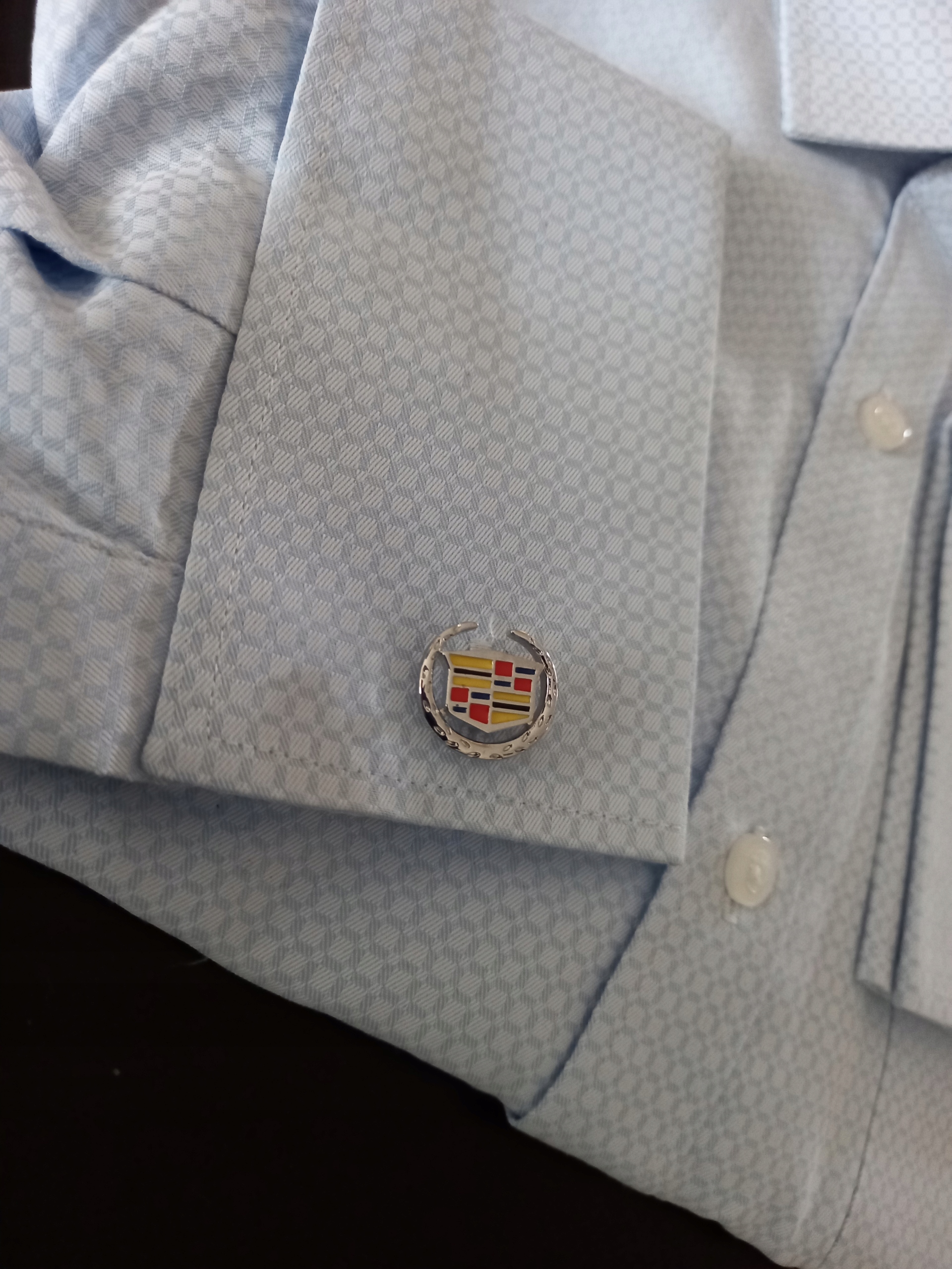 Exciting manžetové knoflíčky na košili Exc Emblém s logem Cadillac V Pouzdru