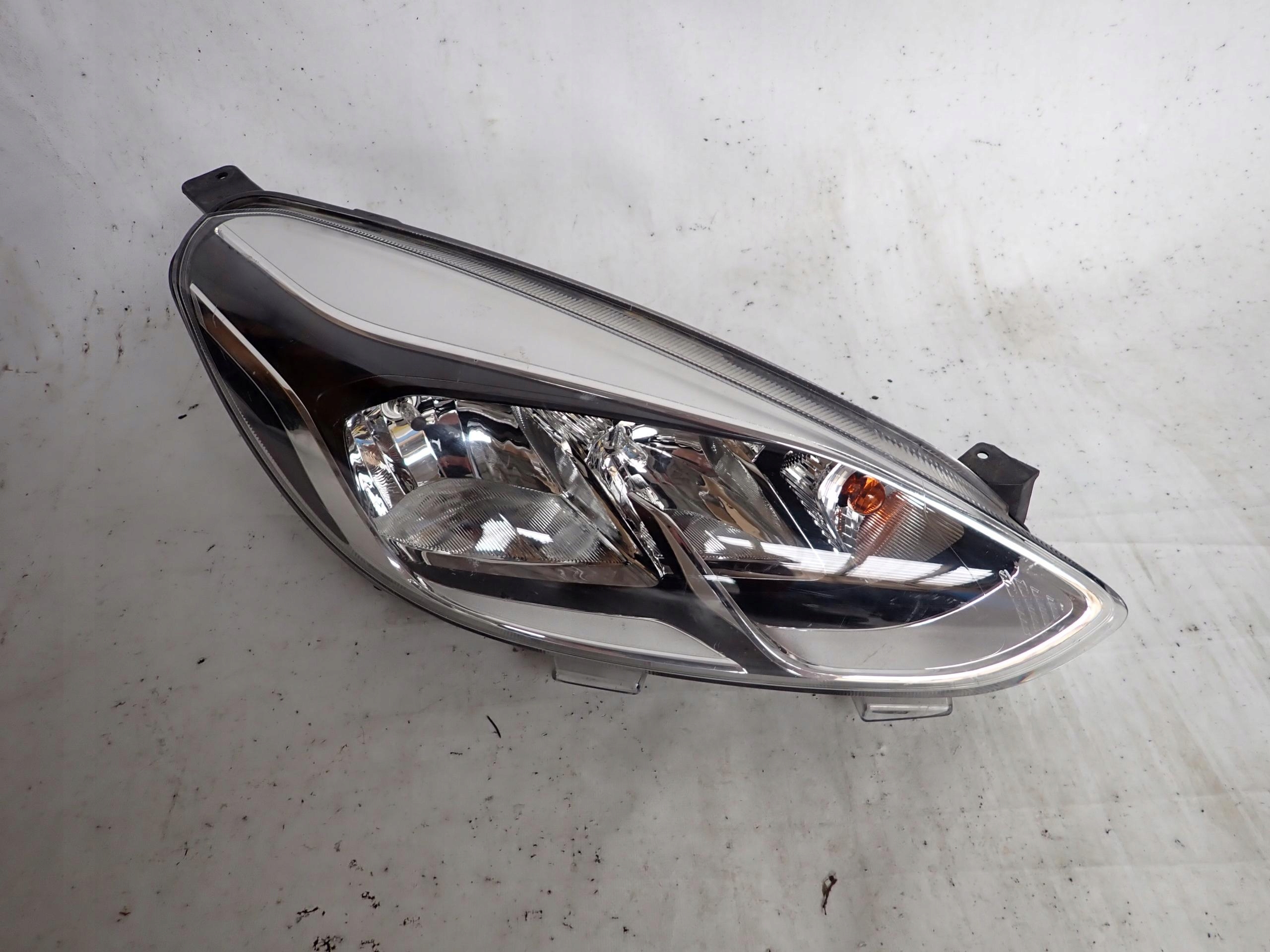 FORD FIESTA VIII 8 MK8 16-21 light front front right