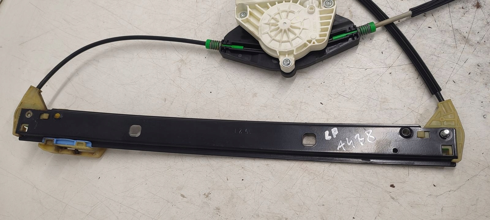 window regulator left front mechanism Audi A4 B8
