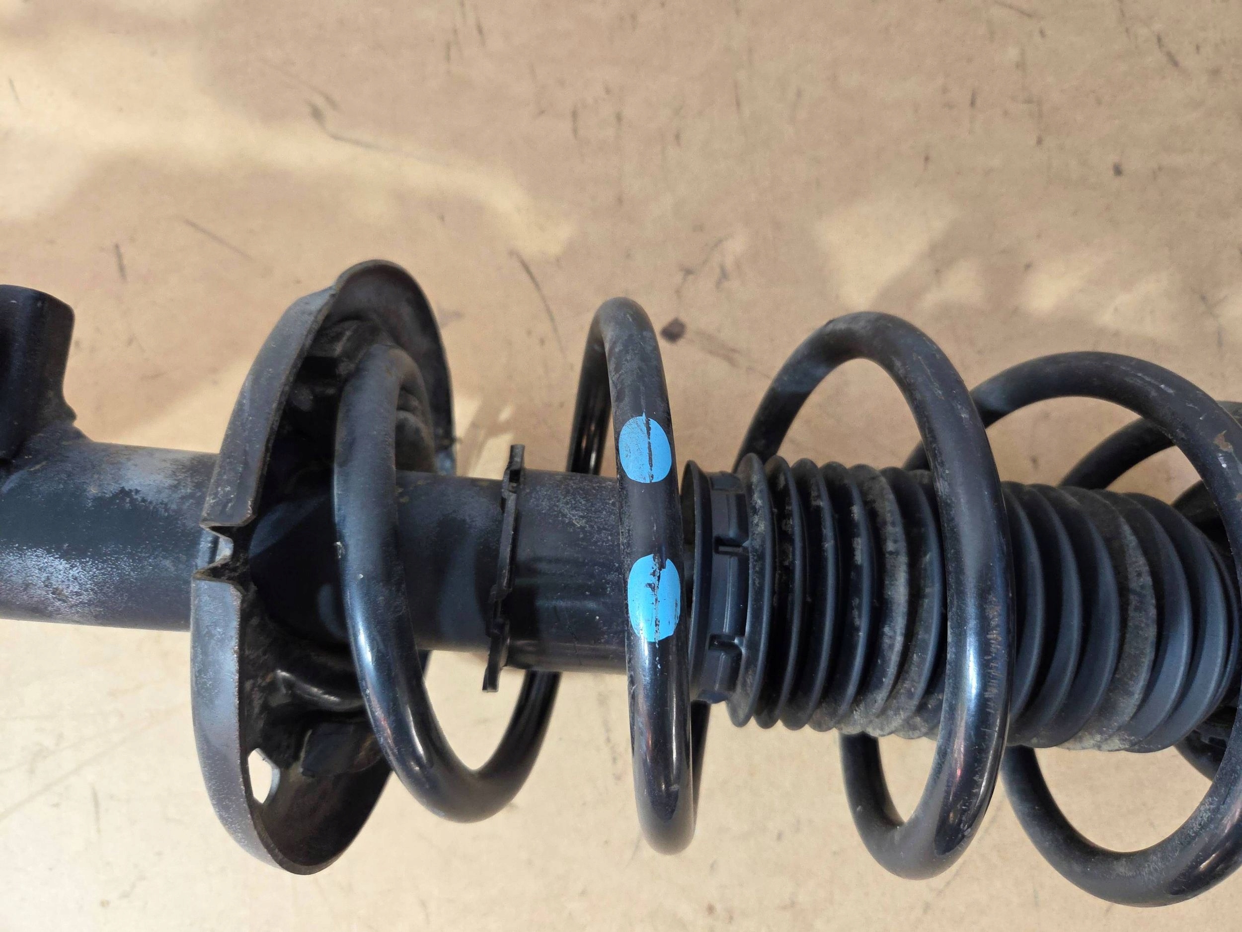 Mazda CX-5 II shock absorber front left 2,5B / KA0T34900 (F707)