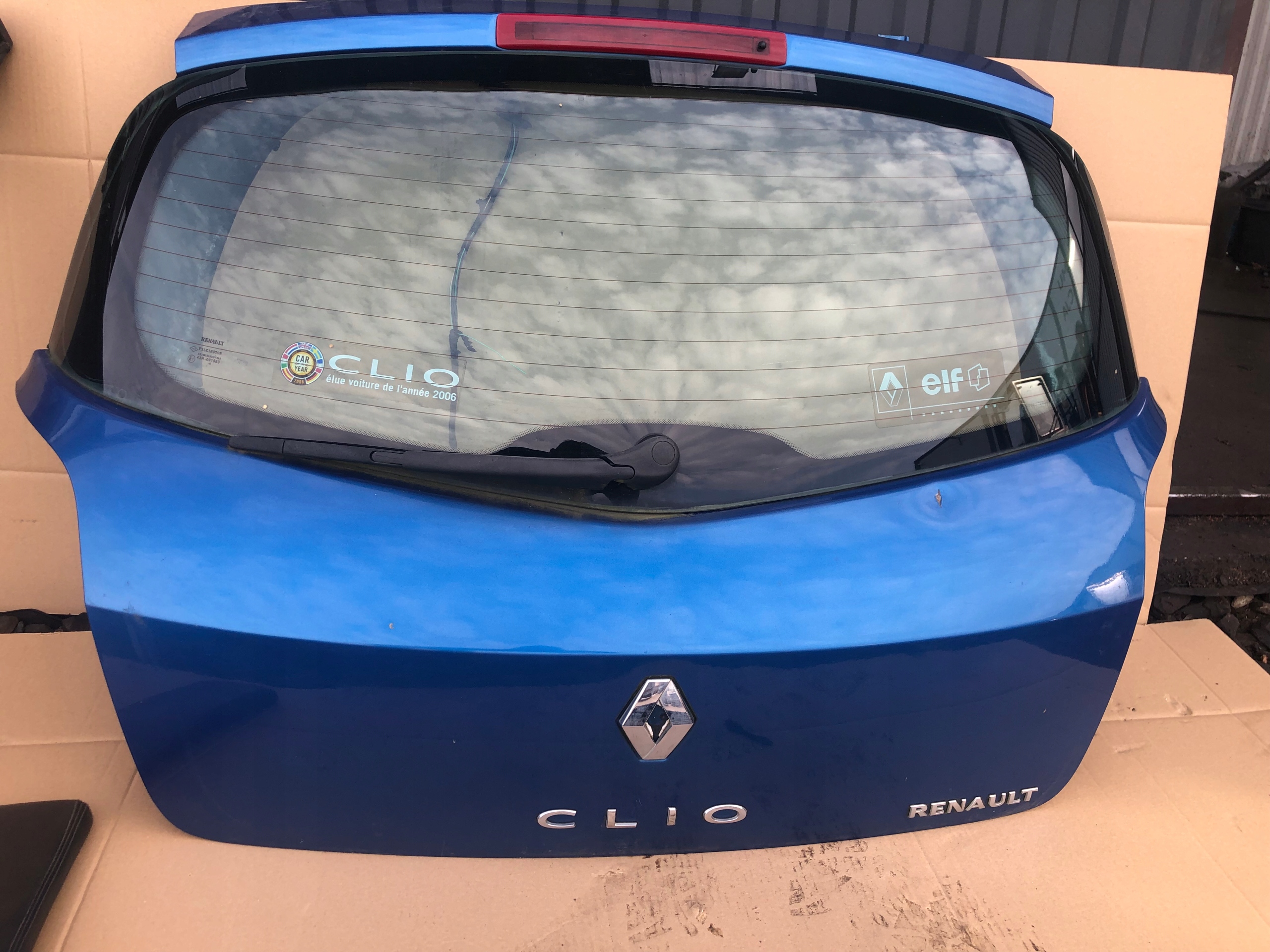 крышка багажника задняя renault CLIO III TEI45 стекло зад 2005-2012