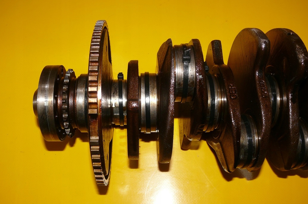 WAŁ KORBOWY PANEWKI VW PHAETON 3.2 V6 241KM AYT Producent części Volkswagen OE