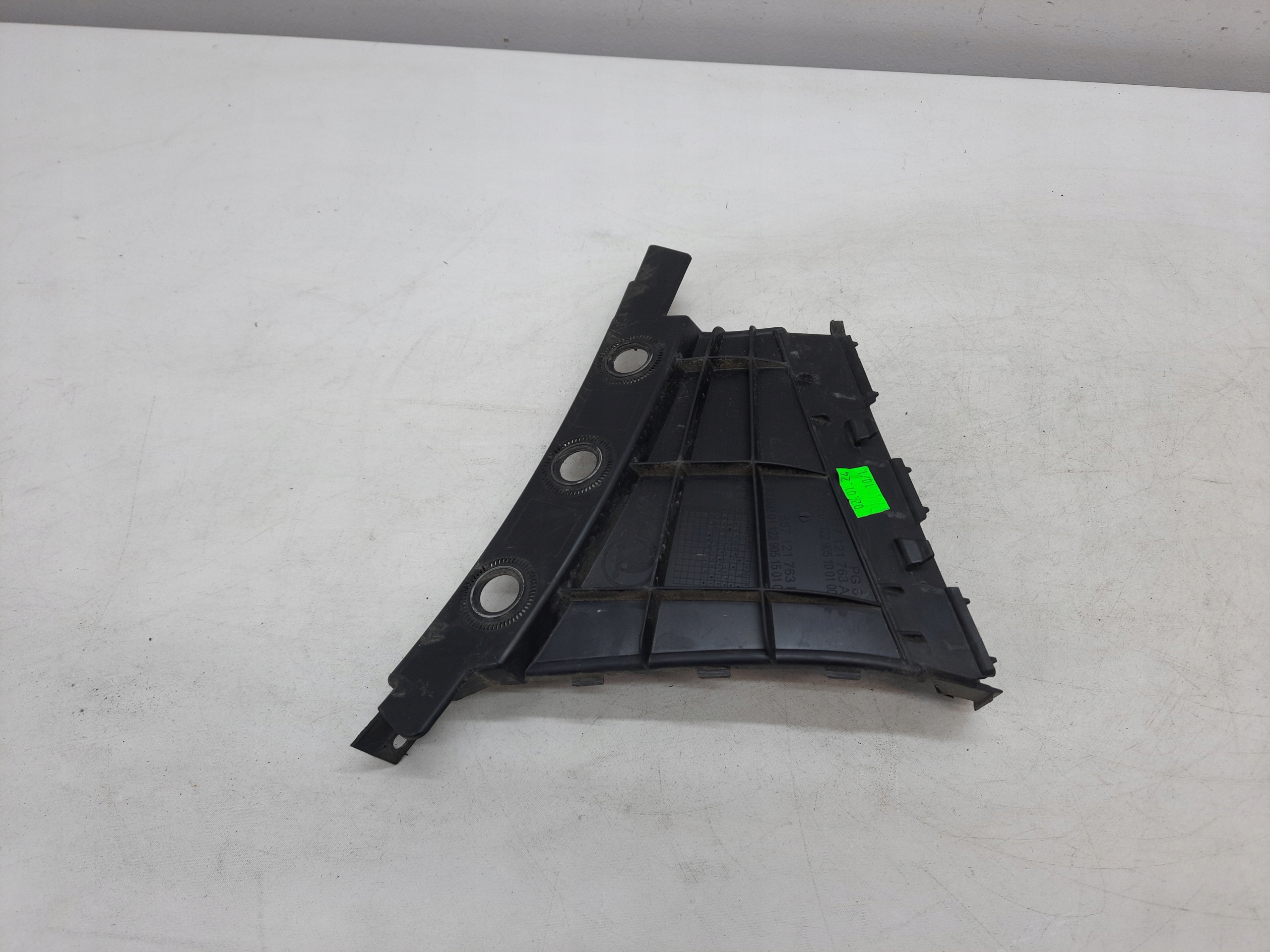 SKODA SCALA 19- air duct air line left front original