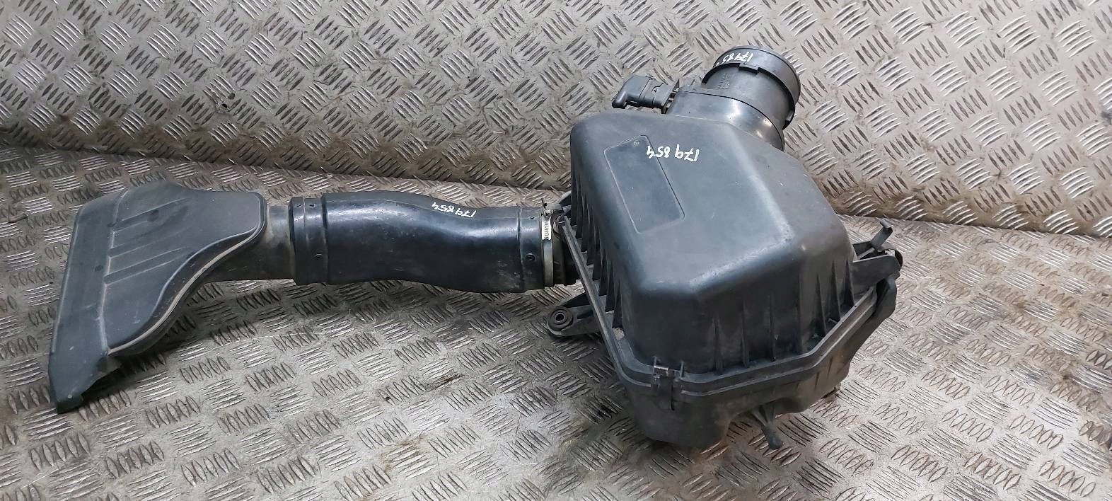 Gehäuse filter luft + Luftmassenmesser KIA CARENS III 2.0 CRDI