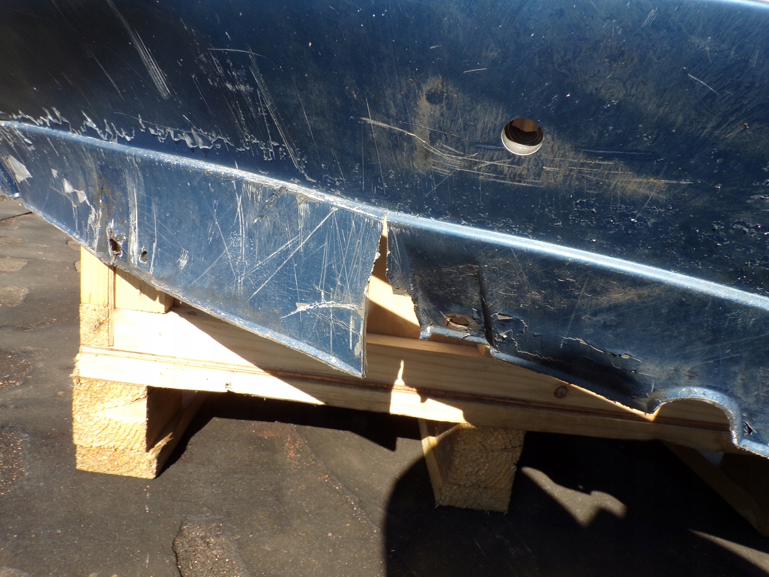 front bumper front AUDI A4 B6 colour LZ5W WERSJA below washers