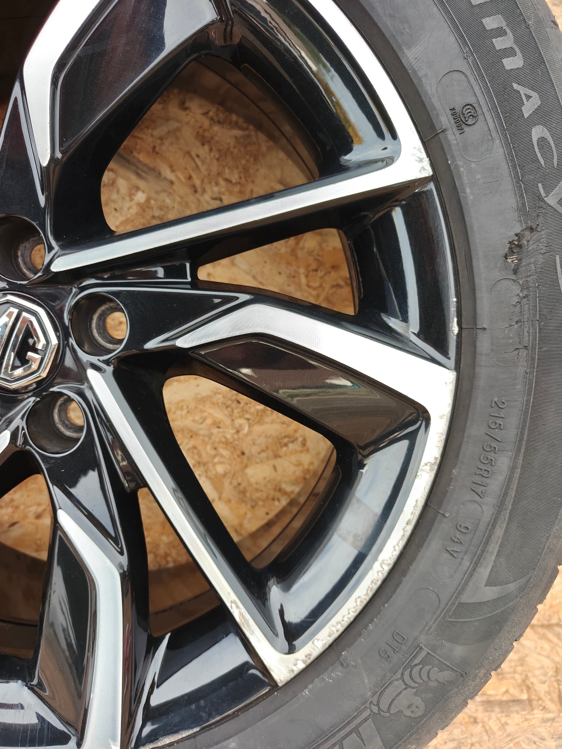 ruote cerchi MG ZX MICHELIN PRIMACY 3 215 55 17 7Jx17 ET41 10598024 2022 anno