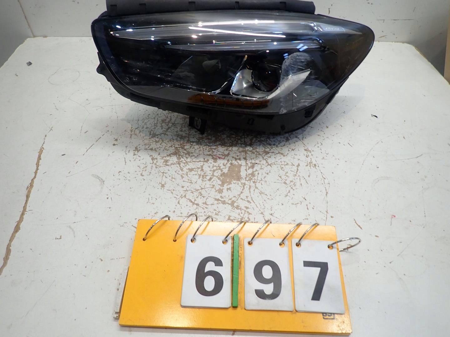 light front left MERCEDES B-KLASA W247 FULL LED