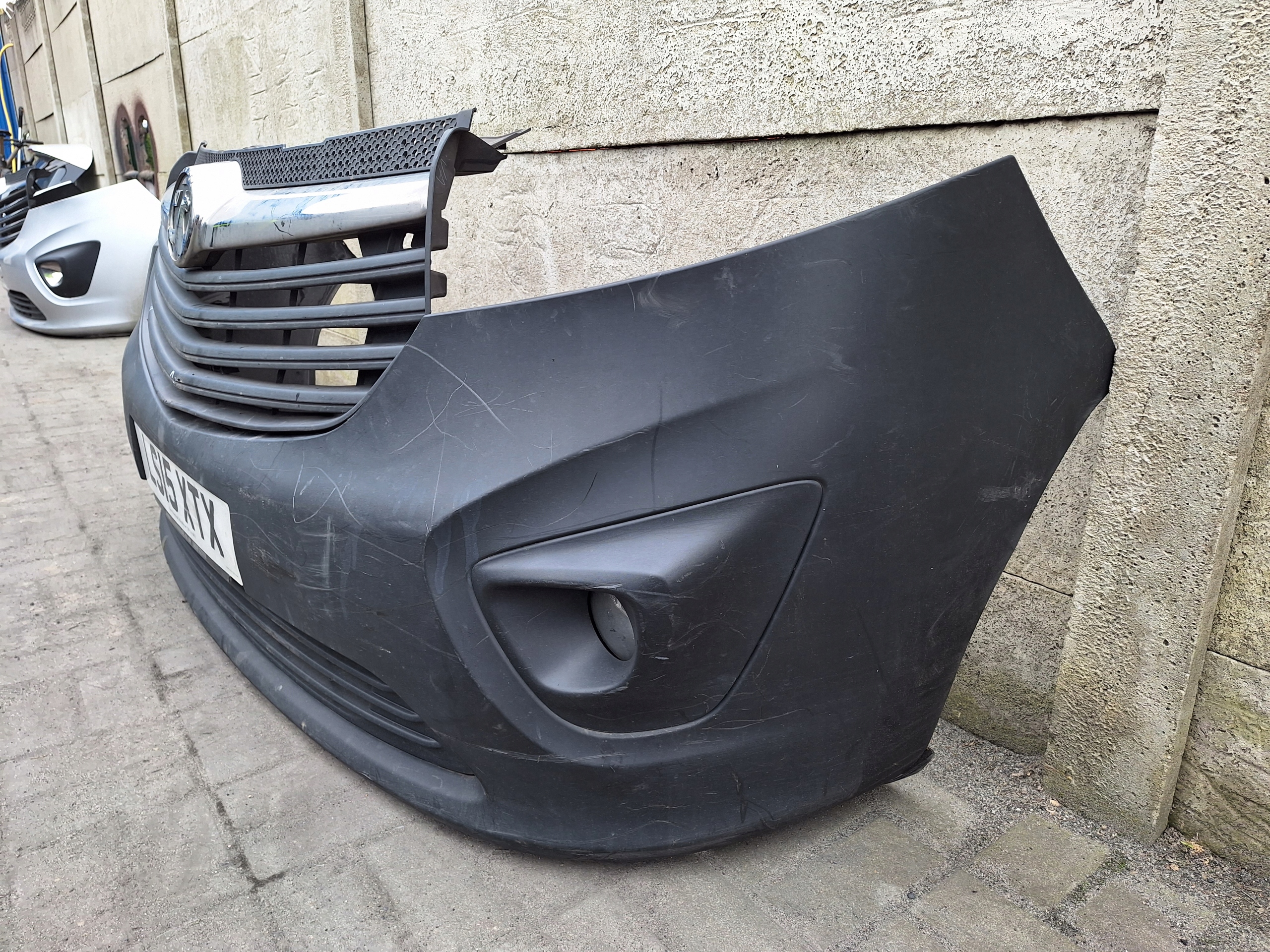OPEL VIVARO B 14-19 bumper + grille