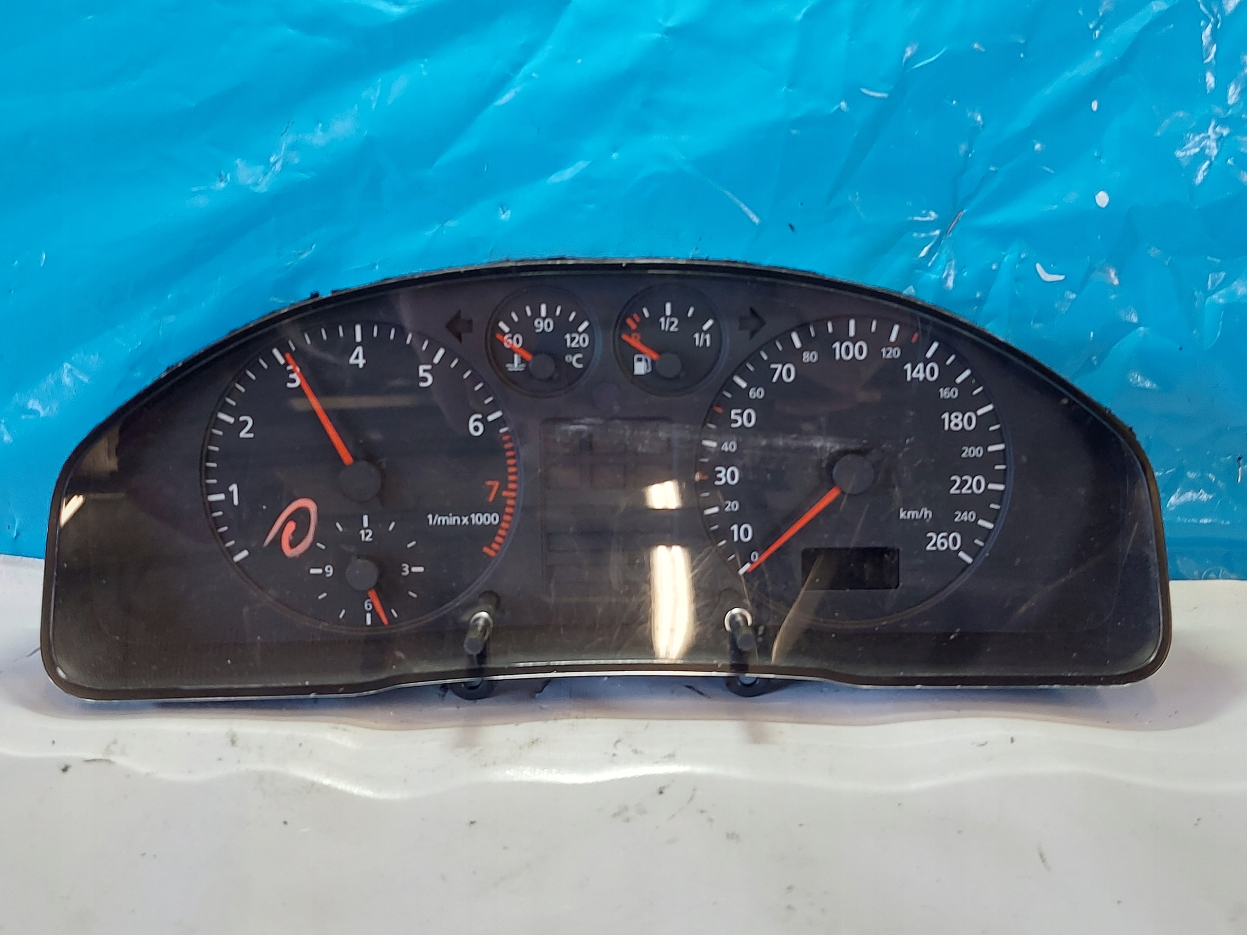 dials clock A4 B5 1.6 B 8D0919861C