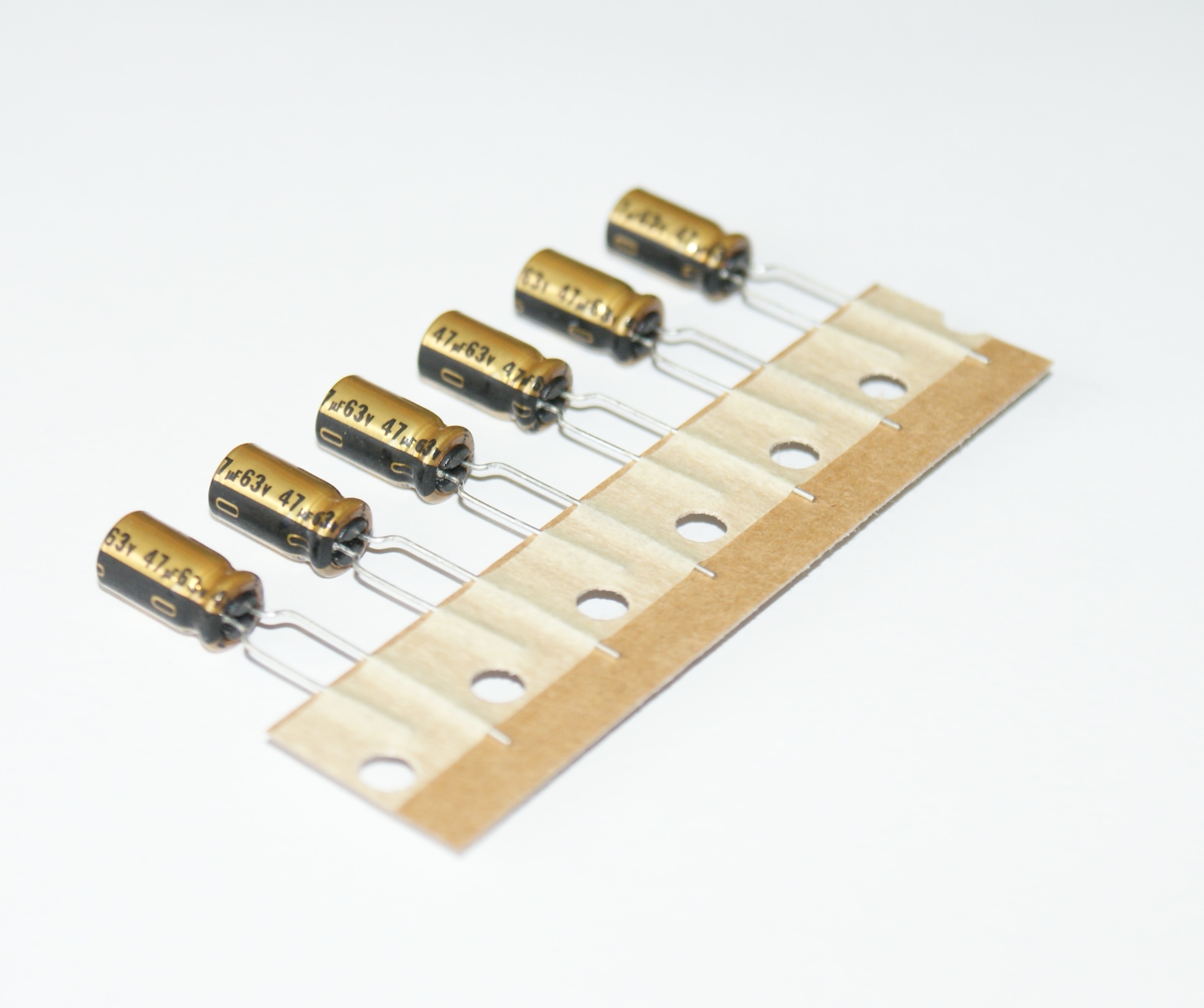 NICHICON FW 47uF/63V DO AUDIO - 6 sztuk (#746) Kod producenta UFW1J470MED1TA