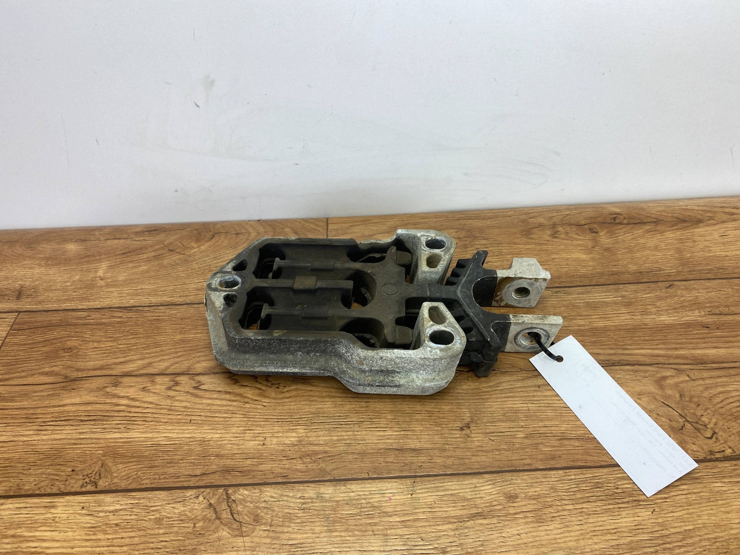engine mount holder Ford Escape IV 2020+