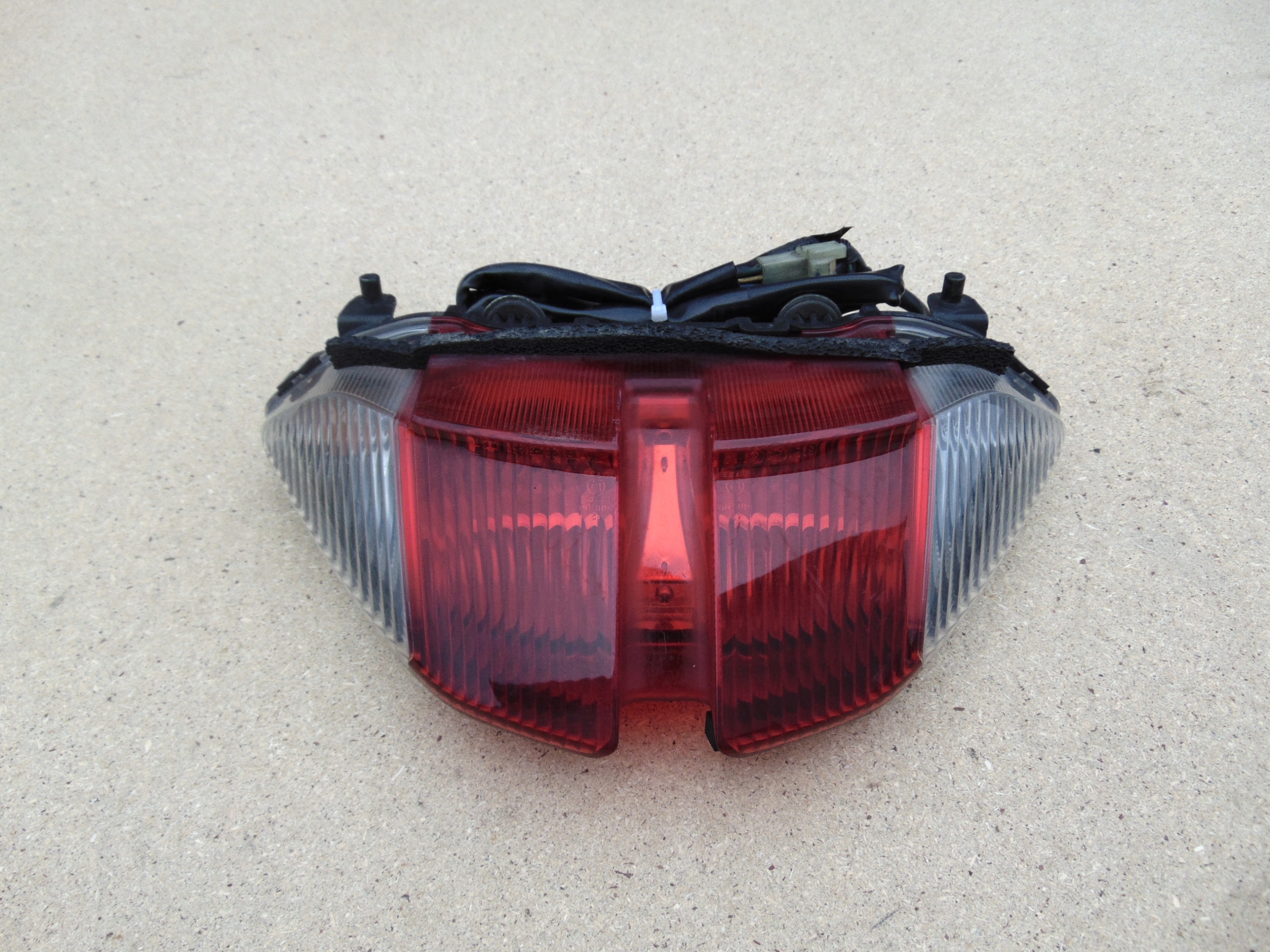 YAMAHA FJR 1300 06-12 LAMPA TYLNA TYŁ
