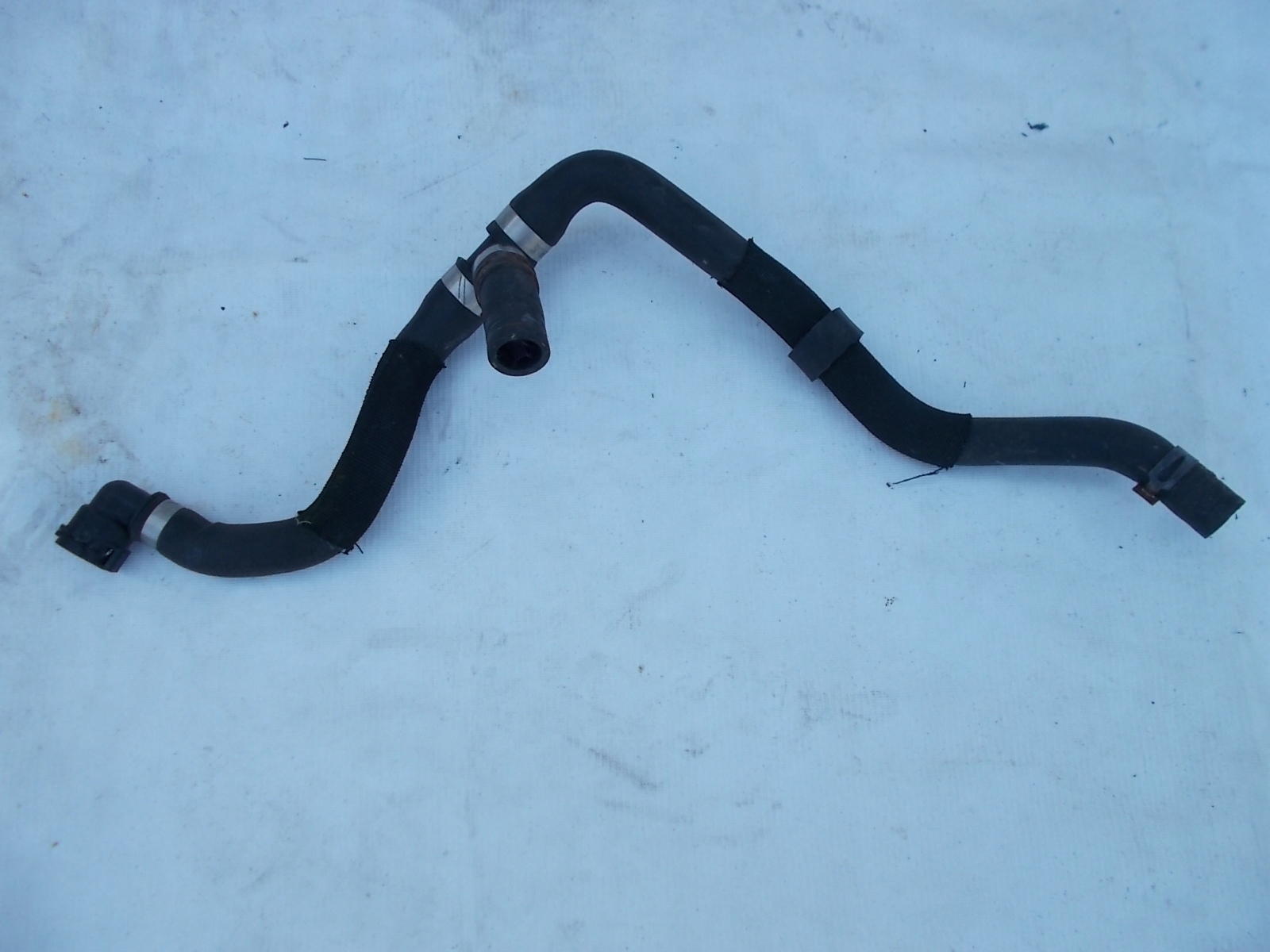 MERCEDES E W212 RURA WĄŻ PRZEWÓD WODY 2128305496