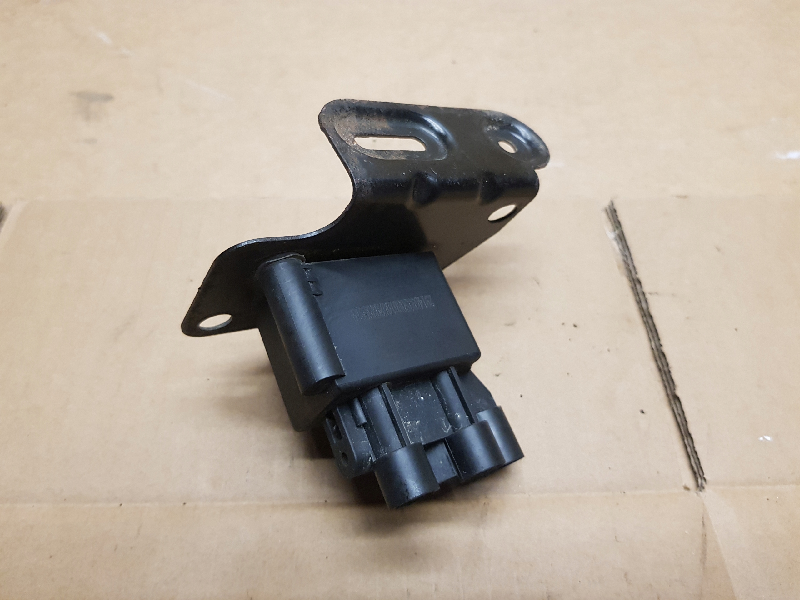 MERCEDES Підвіска клапан A2513200158