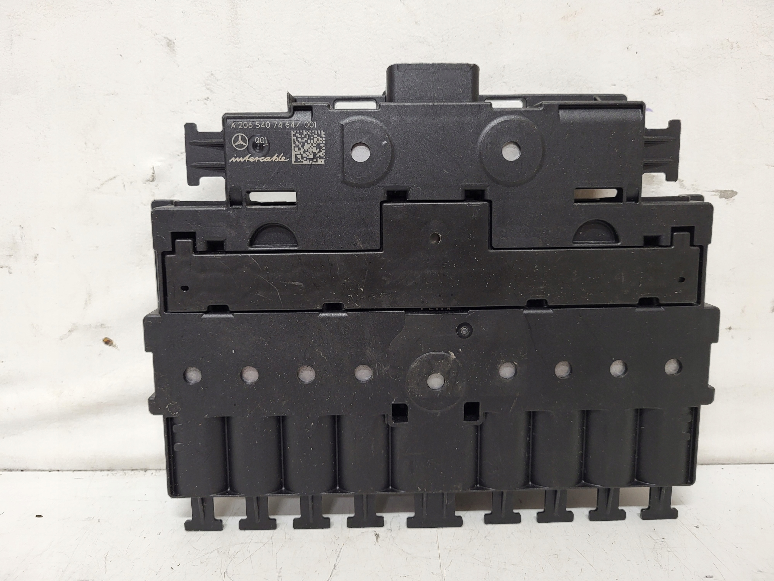 GNIAZDO BEZPIECZNIKÓW MERCEDES A2065407464