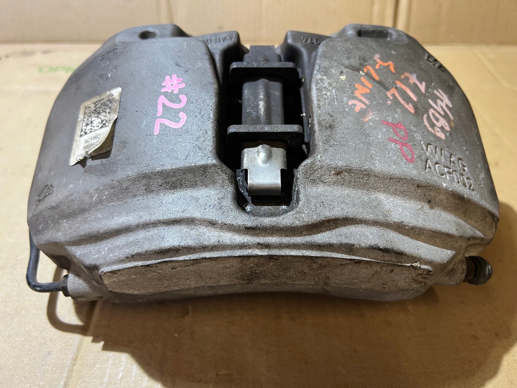 AUDI A4 B9 caliper brake right front right front 4 pistons 8W06CA