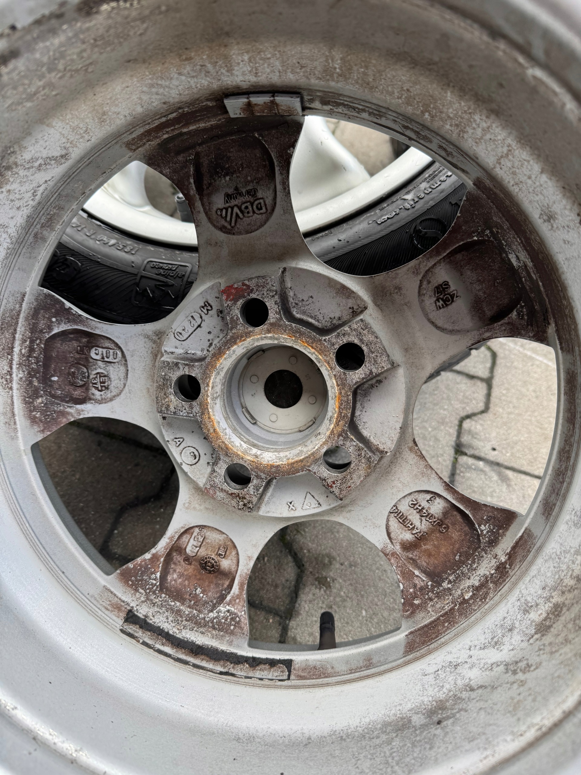 alufelgen KOMPLET VW 5x100 ET37 6J Z OPONAMI schön muster DBV 14 CALI !