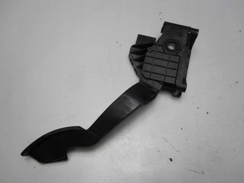 POTENCJOMETR GAZU FIAT GRANDE PUNTO 1.3JTD 08R Producent części Fiat OE