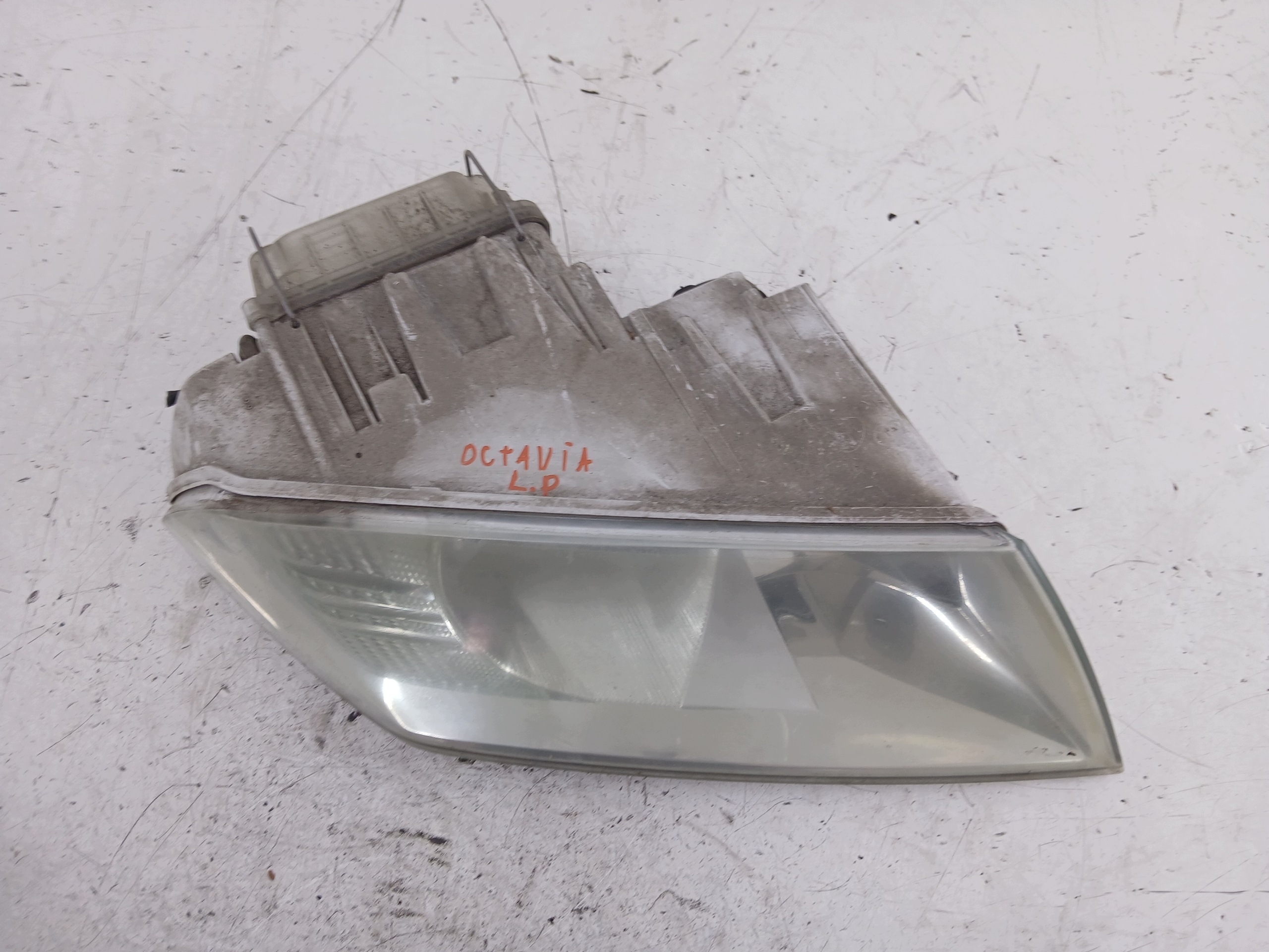 SKODA OCTAVIA II light right front PRZEDLIFT EUROPA