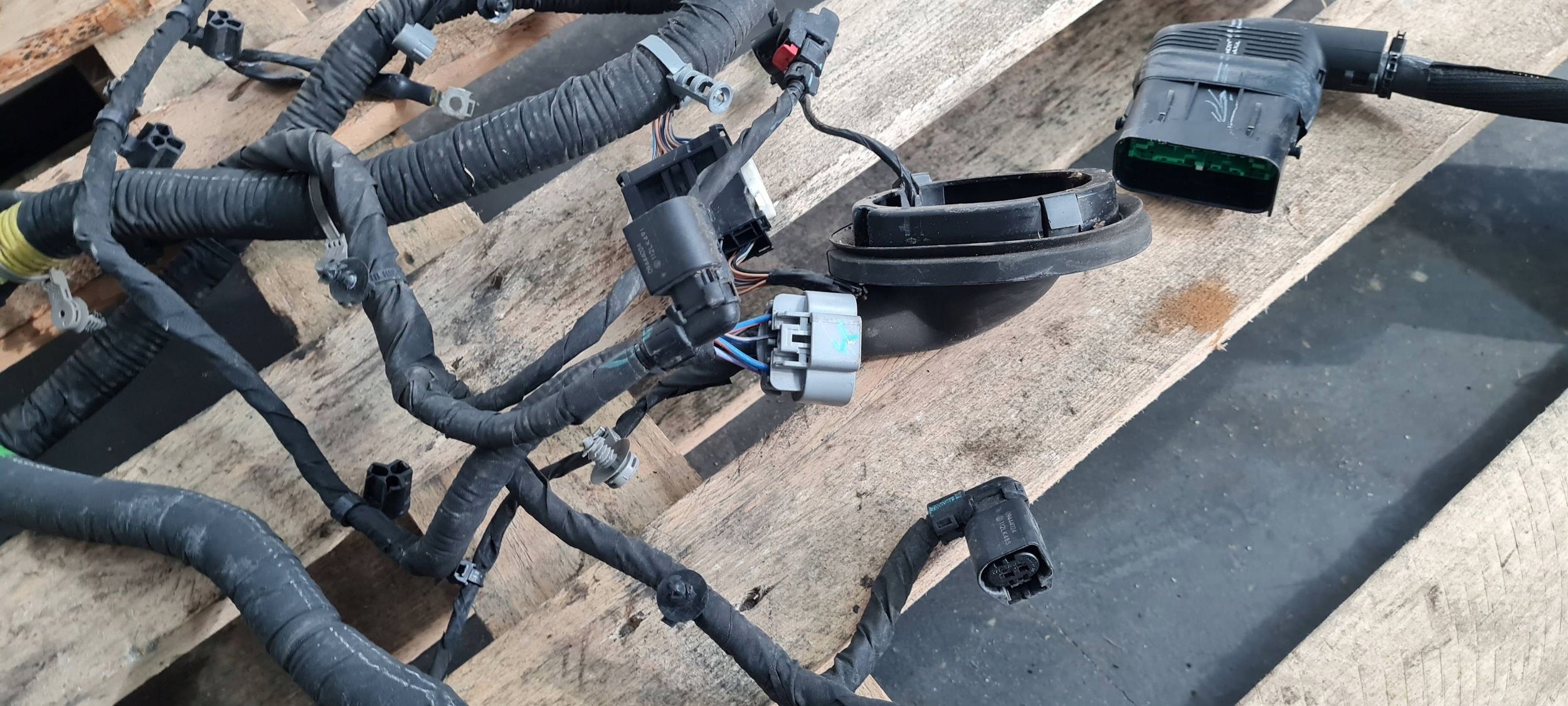 Jeep Grand Cherokee WL 2022 bundle wiring electrical rear part 68378127AC