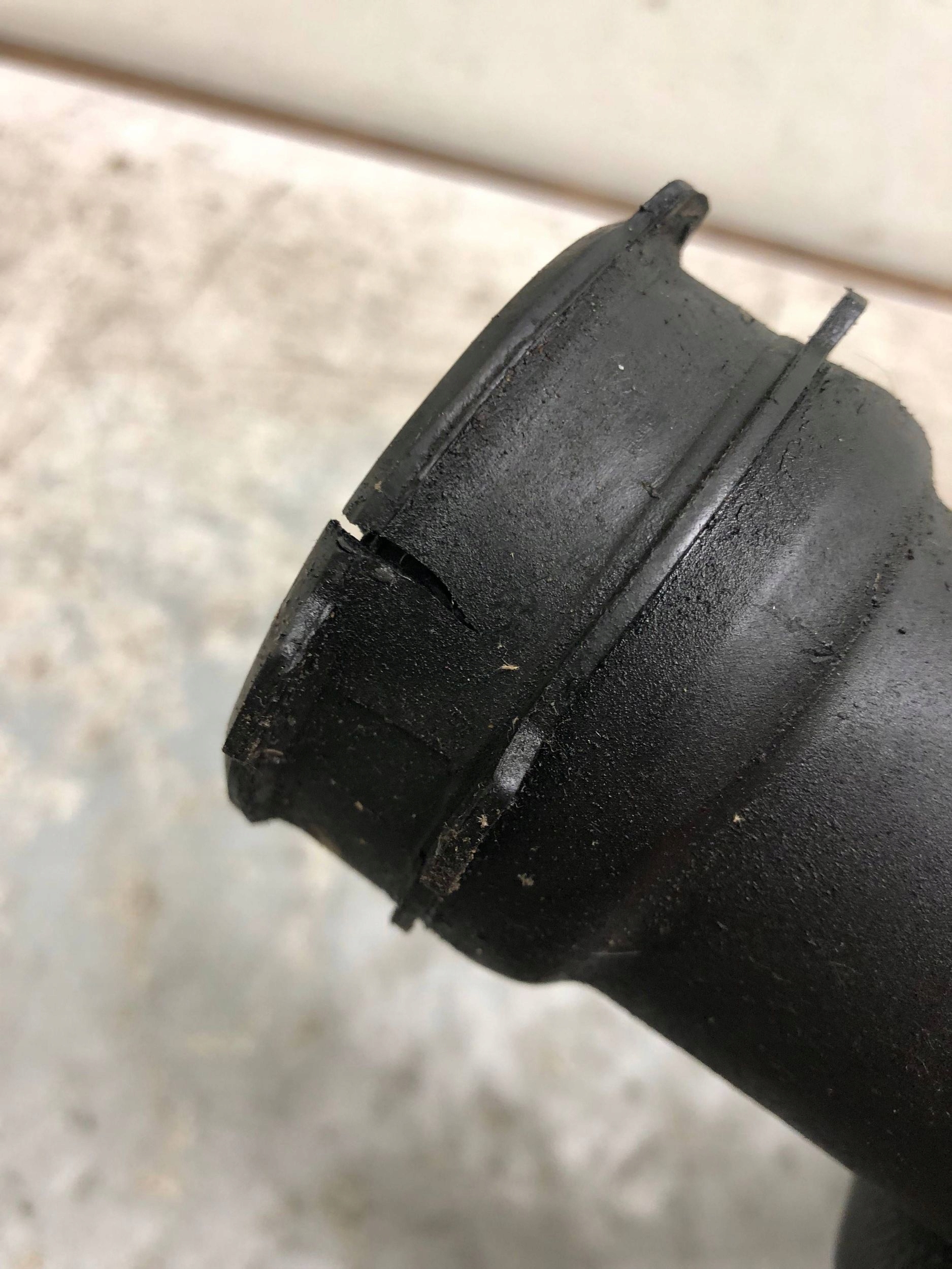 cijev prijenos interkulera AUDI A4 B8 LIFT 8K0145673AL