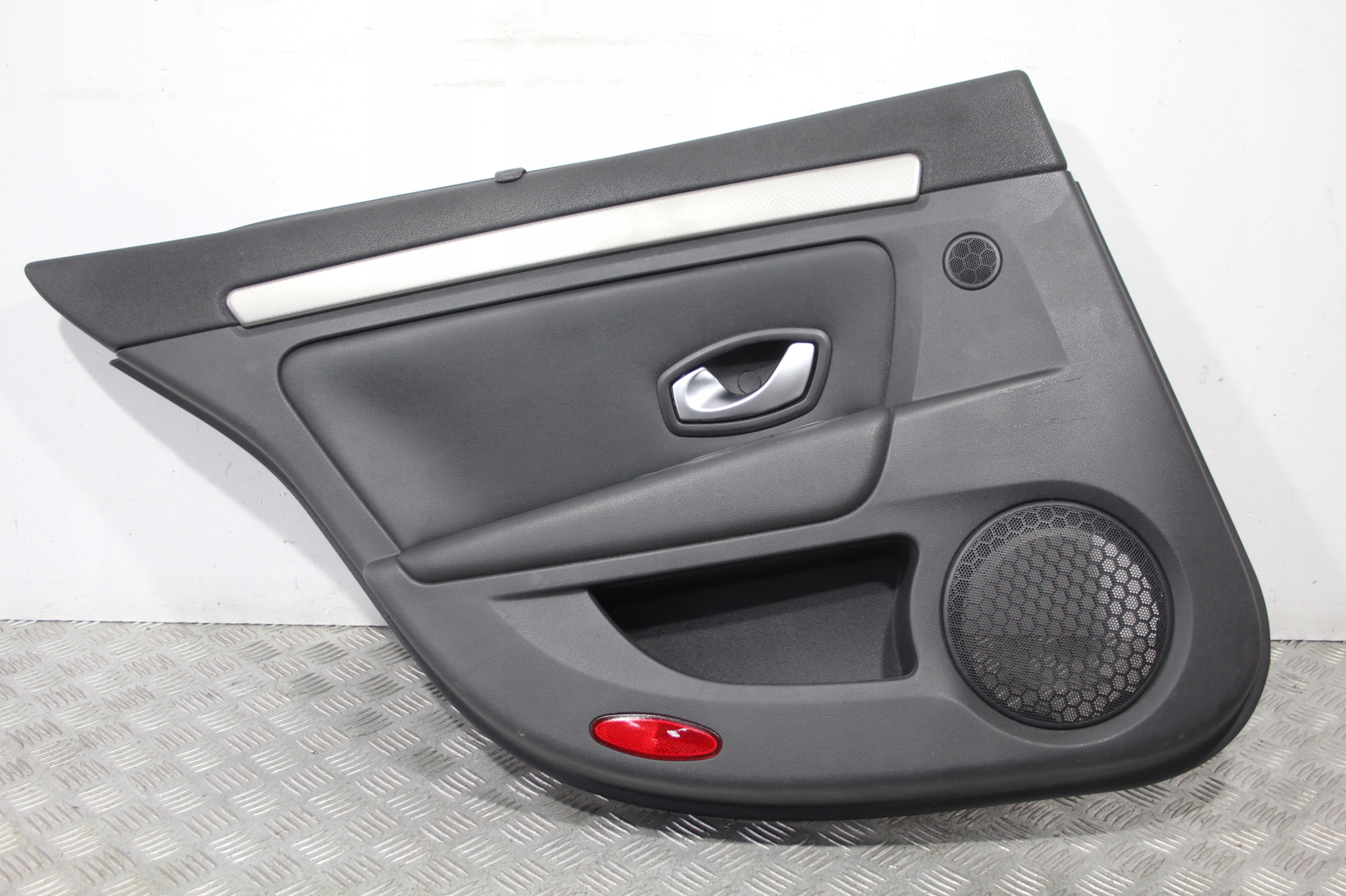side door left rear part RENAULT LAGUNA III 3