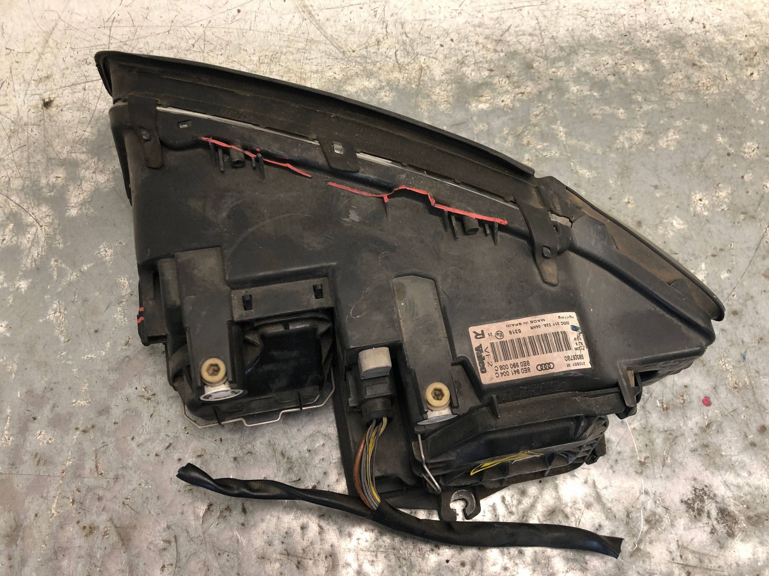 light right front XENON AUDI A4 B6 8E0941004C