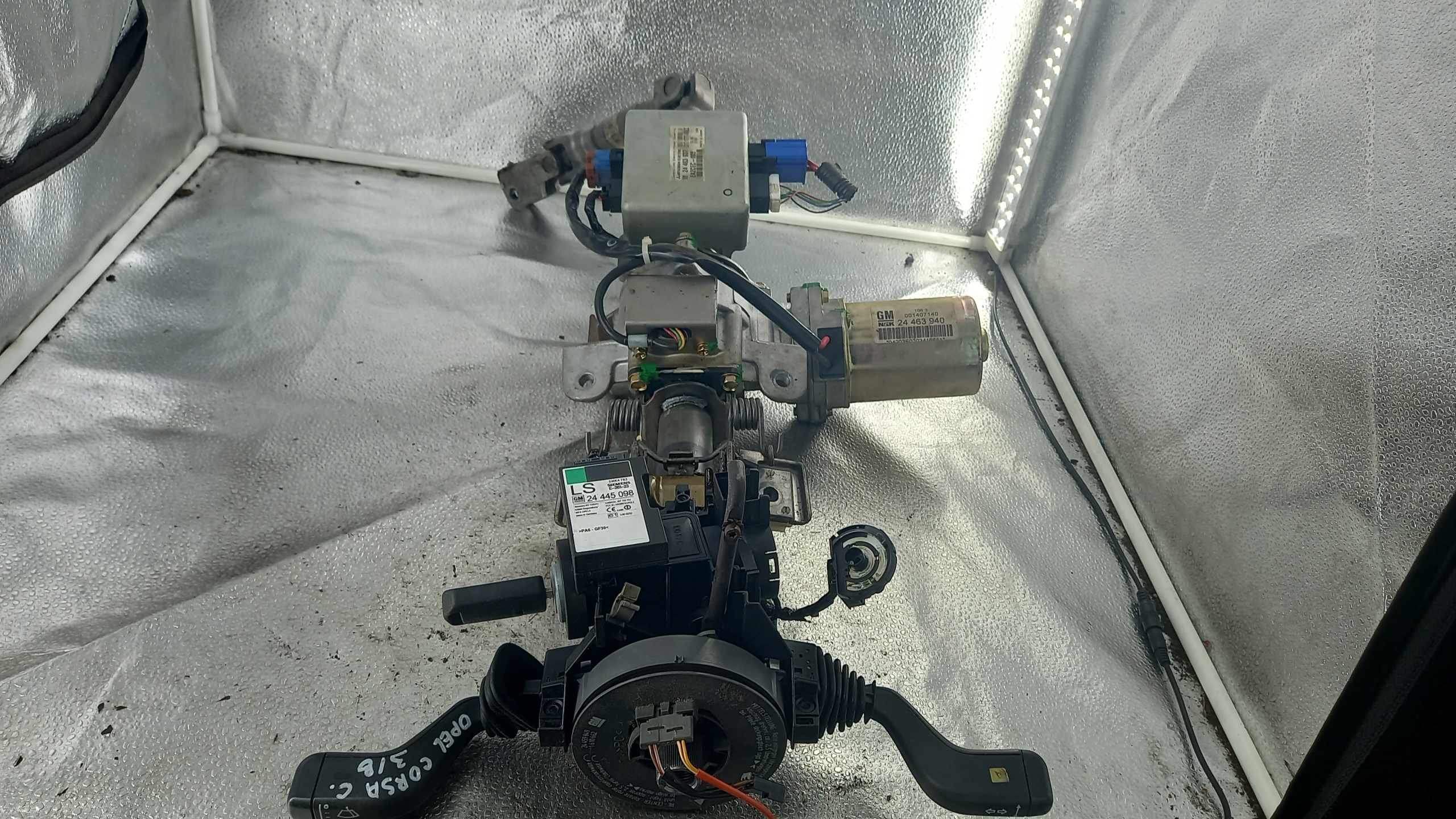 РУЛЬОВА КОЛОНКА OPEL CORSA C 01R 24463940