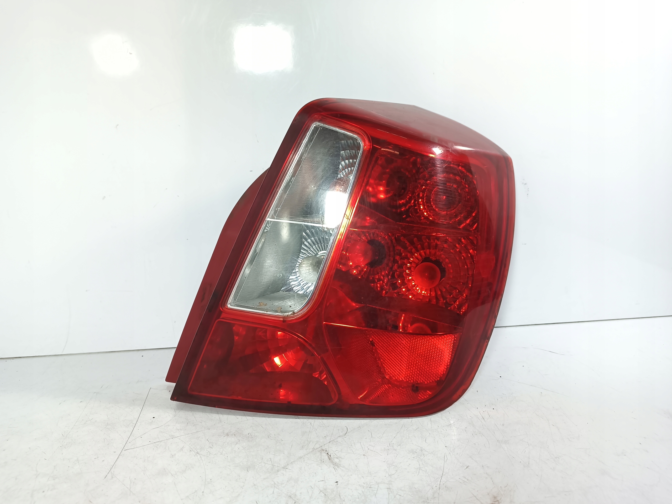 Daewoo Nubira 2 II sedan 97-04 light rear rear part right