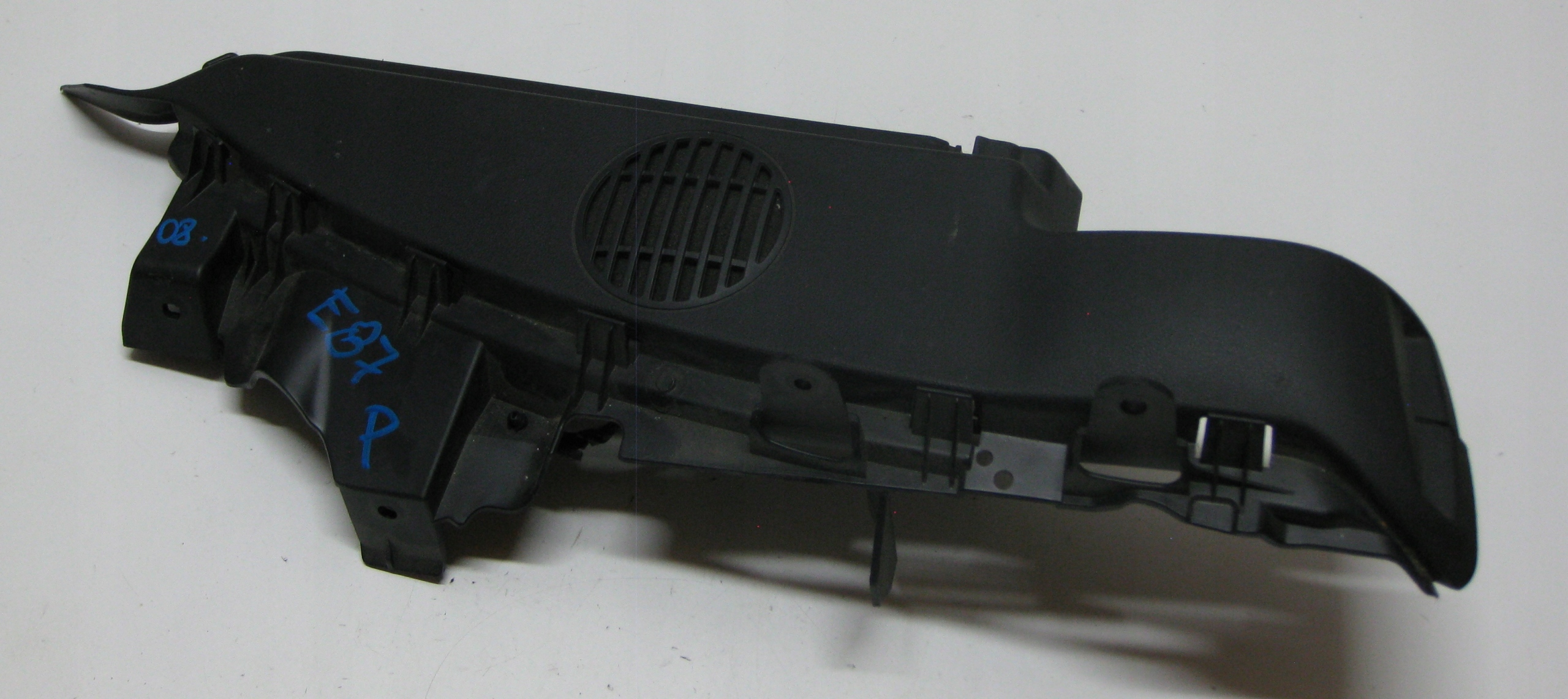 BMW E87 08R bracket holder POLKI boot right Z GLOSNIKIEM 7119502
