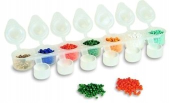 

Małe plastikowe pojemniki do mieszania farb