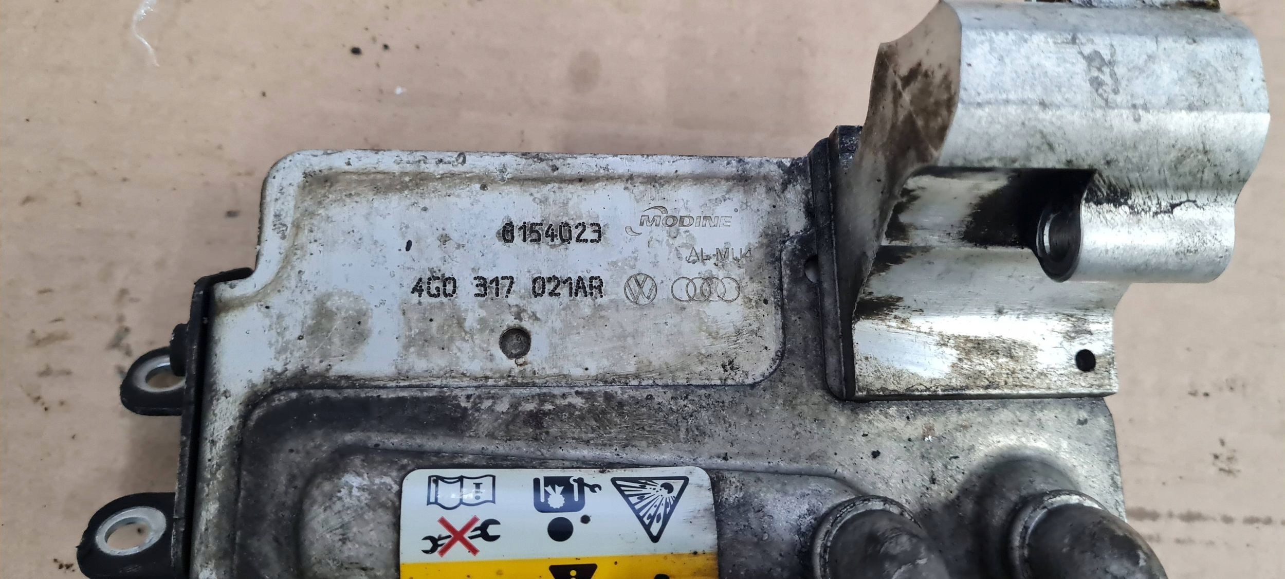 A4 B9 8W oil cooler gearboxes 4G0317021AR A5 8W