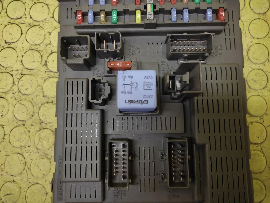 CITROEN C8 Module Boîte BSI 1400310480