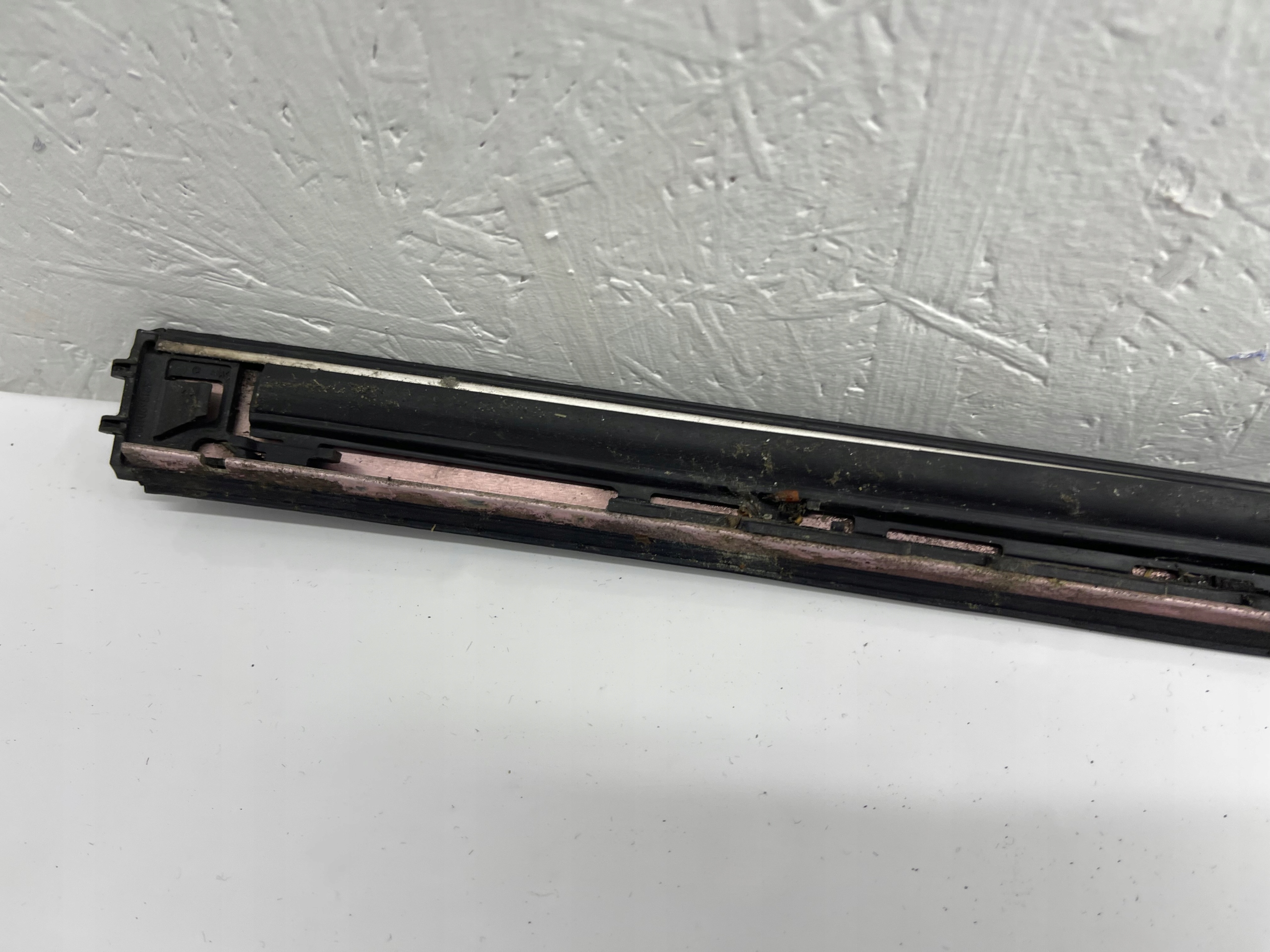 MERCEDES E KLASA W213 moulding windows CZOLOWEJ left A2136901182