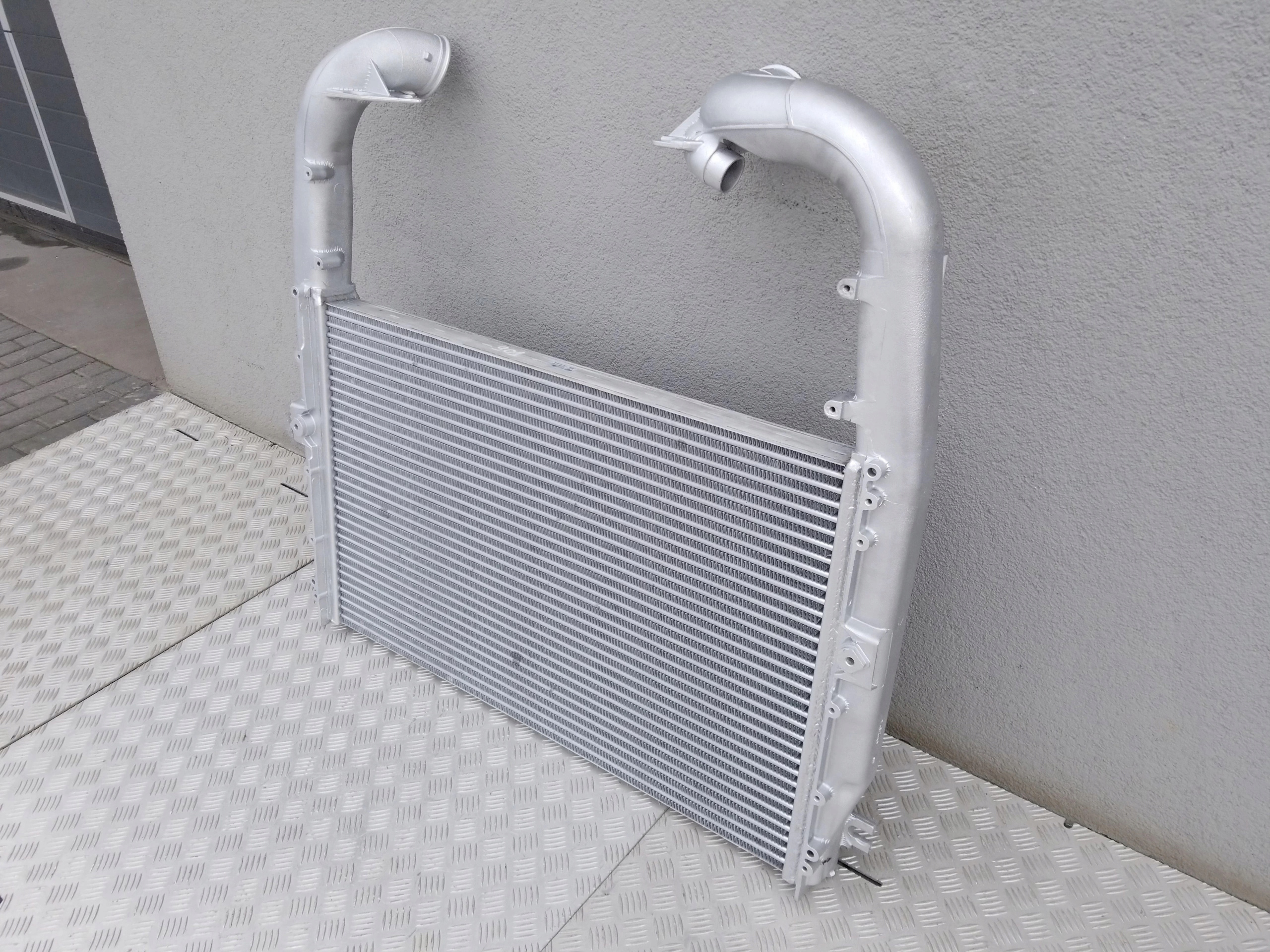 CHŁODNICA INTERCOOLER SCANIA R XPI NOWY RDZEN Producent części Scania OE