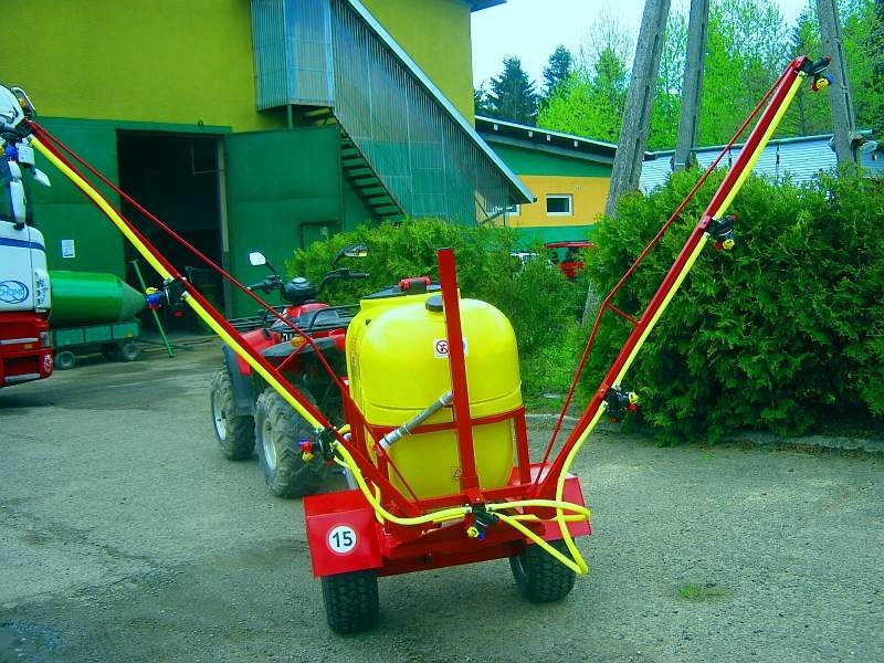 OPRYSKIWACZ SPALINOWY BELKI 3M 200L 6,5KM 22l/min Pojemność zbiornika 200 l