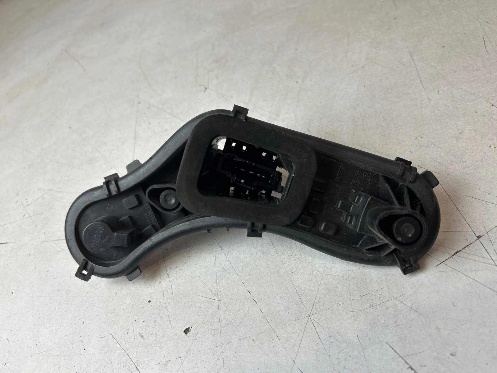 light housing rear part left Peugeot 3008 and
