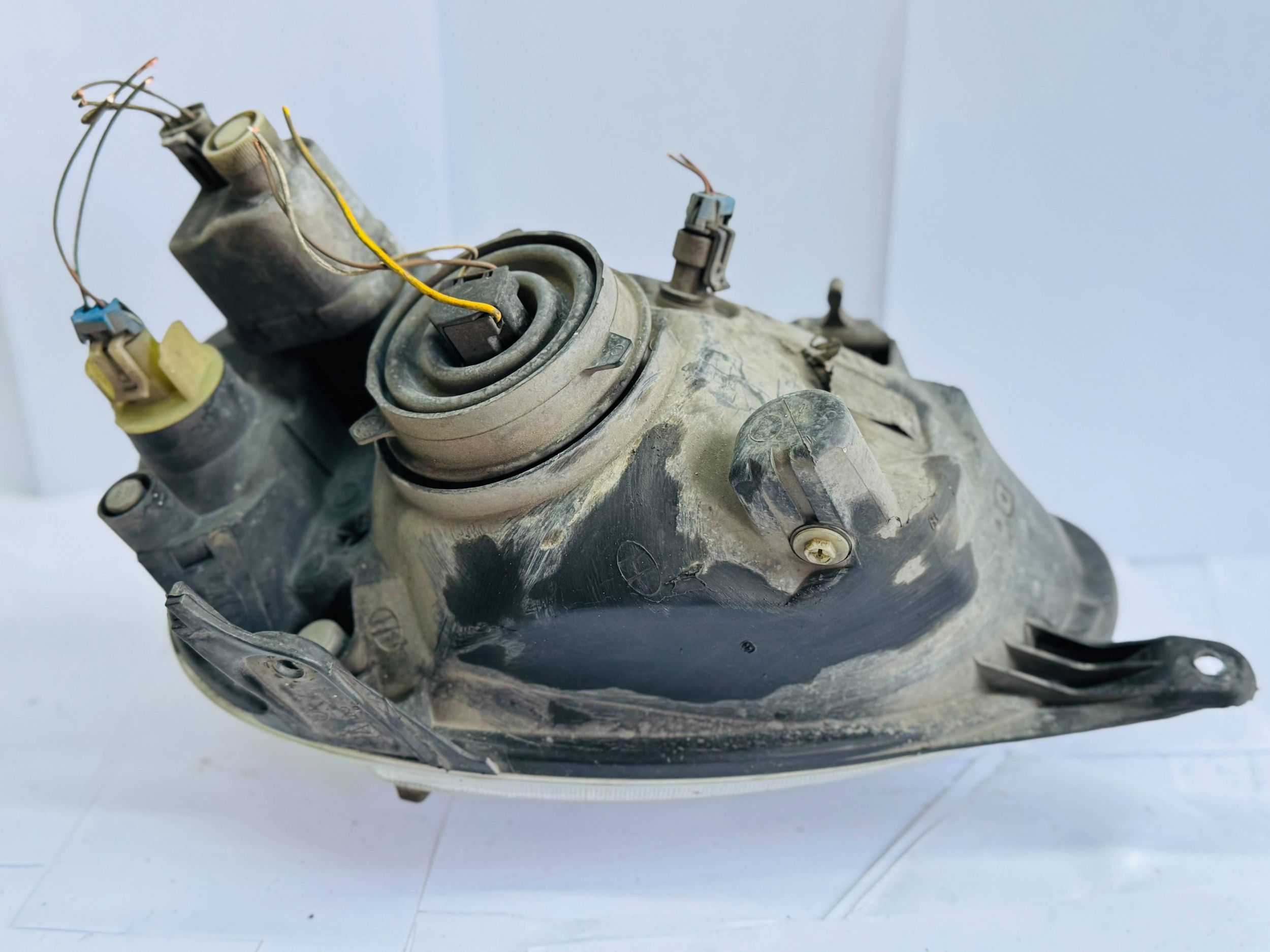 E95027 light right front 1.4 and 44 1994 OPEL CORSA B